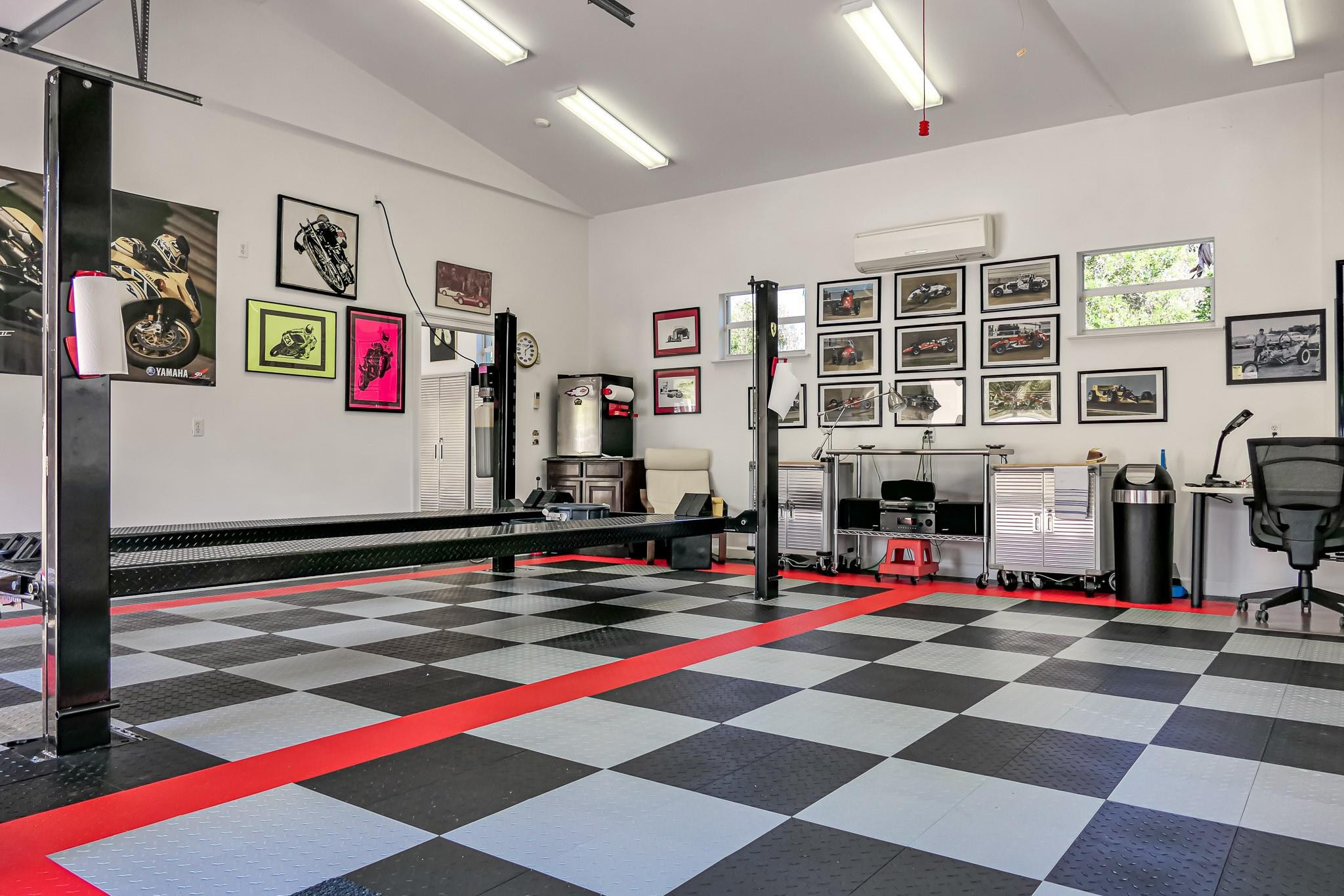 LAKERIDGE - Residential