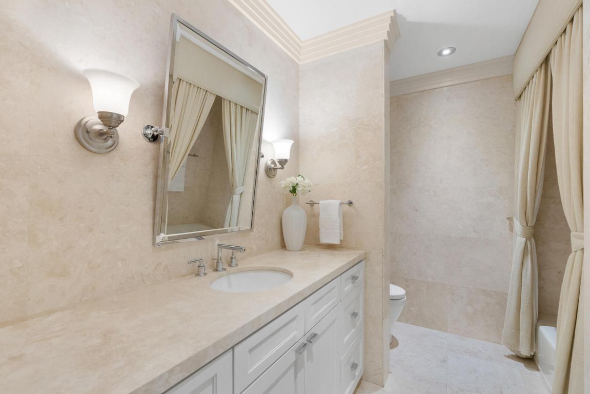 ESPLANADE ESTATES - Residential Lease