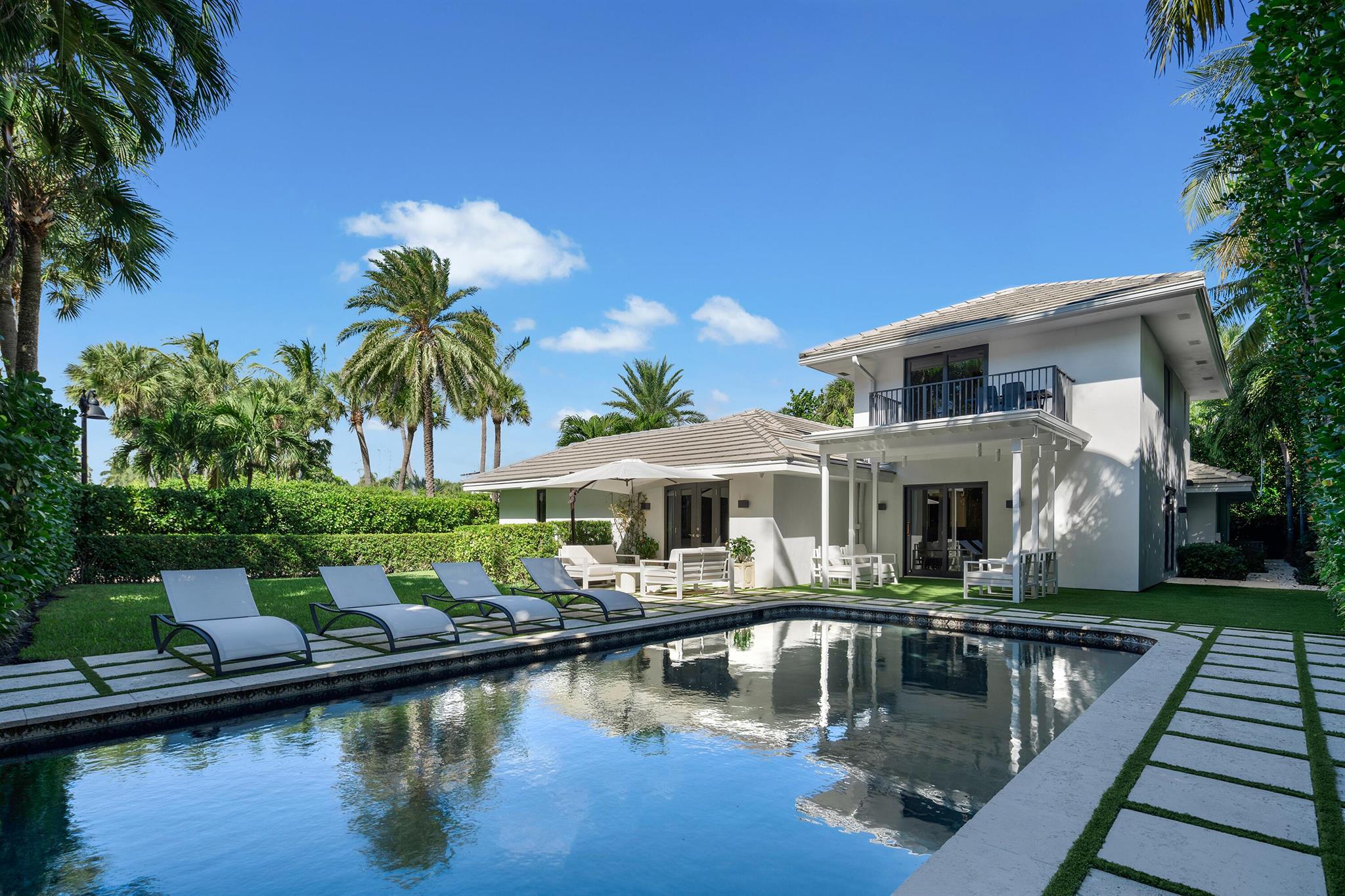 ESPLANADE ESTATES - Residential Lease