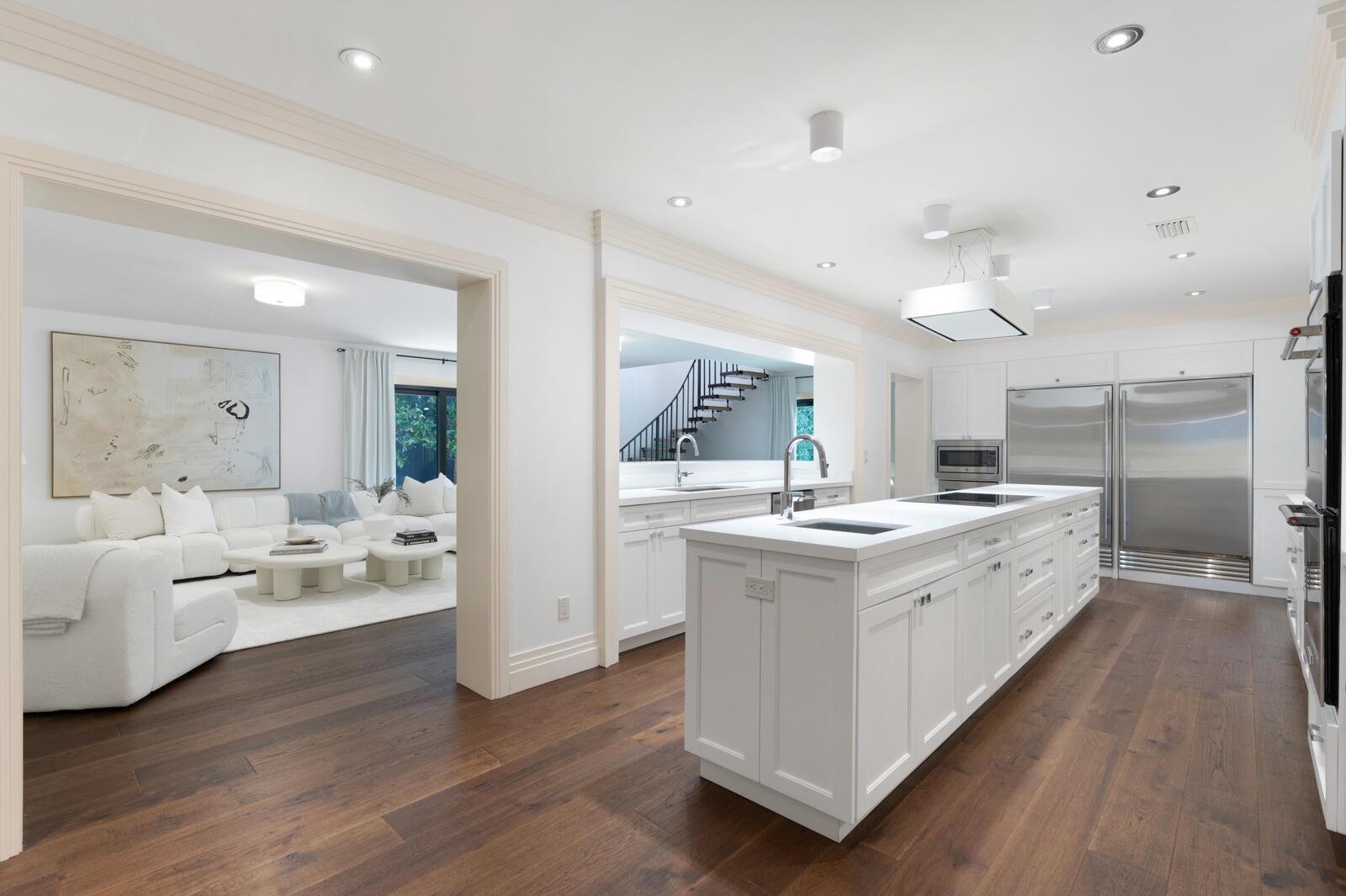 ESPLANADE ESTATES - Residential Lease