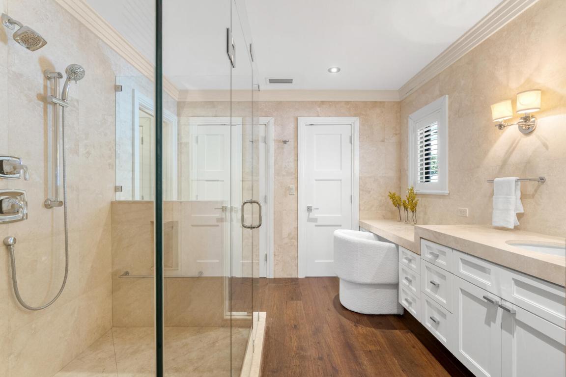 ESPLANADE ESTATES - Residential Lease