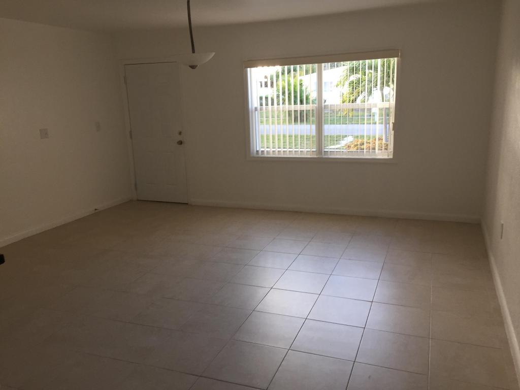 SEMINOLE MANOR 1 - Residential