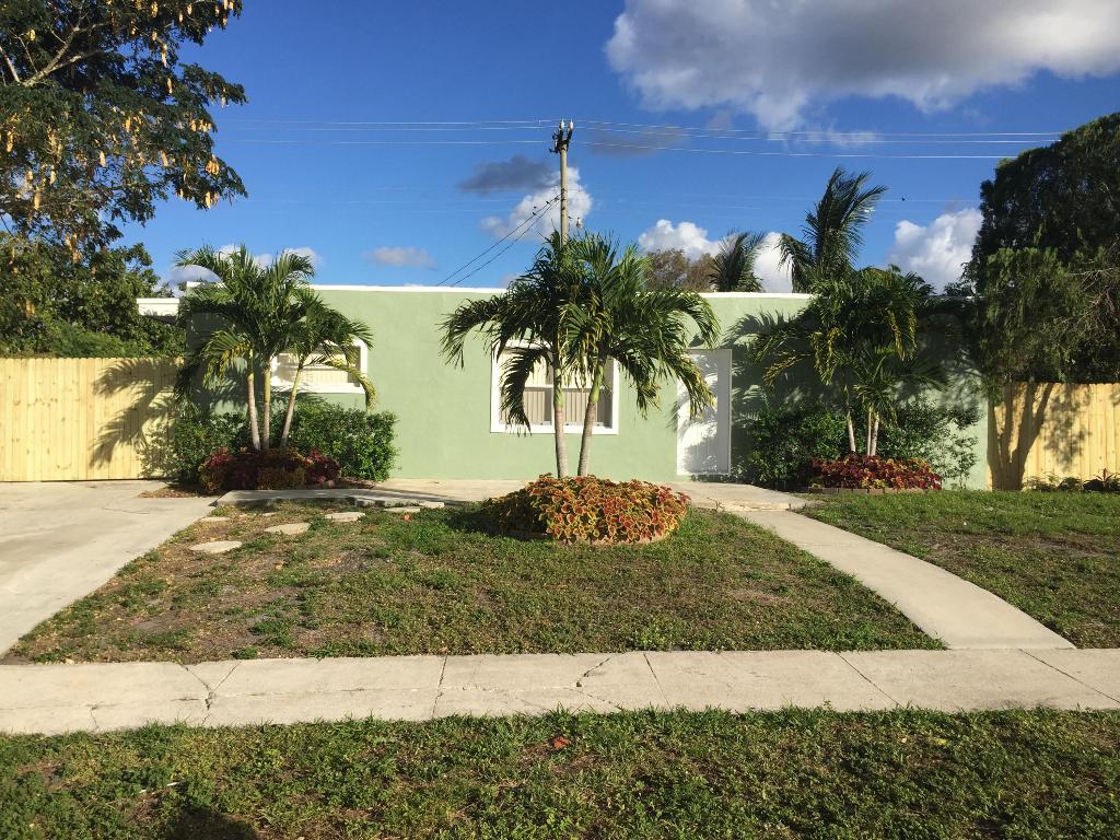 SEMINOLE MANOR 1 - Residential