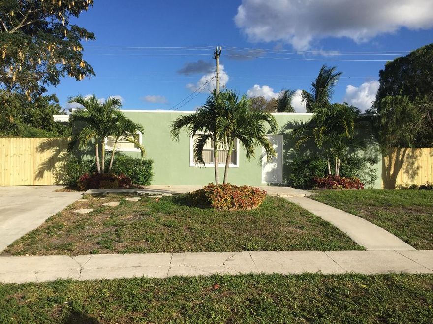 Come and see this one of a kind, in a no HOA community, centrally located, lots of space inside and out. 4/2 totally renovated! New Roof, new tiles throughout,new appliances. Huge back yard great for kids, a pool, dogs and much more. Close to Elementary and High School.