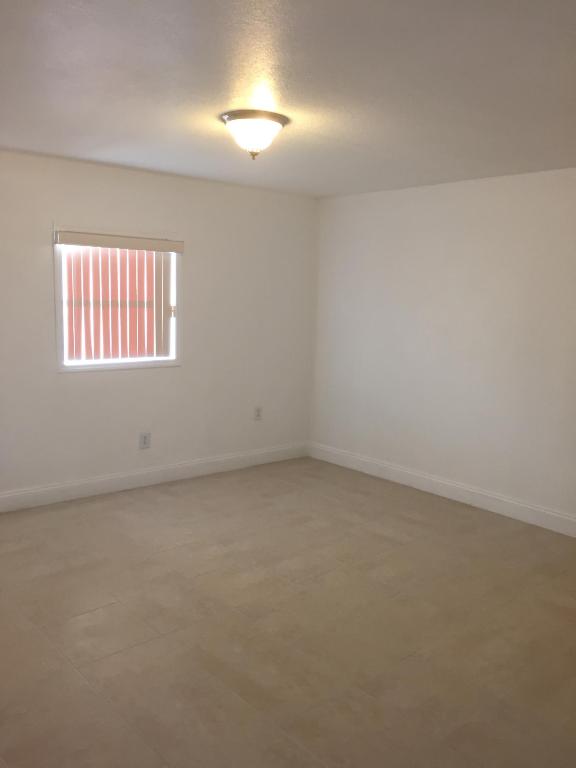 SEMINOLE MANOR 1 - Residential