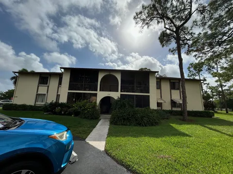 338 Knotty Pine Circle Unit D-1, Greenacres, FL MLS: R11034911