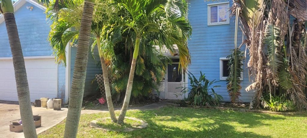 Photo of 5705 Papaya Drive, Fort Pierce, FL 34982 (MLS # R10905231)