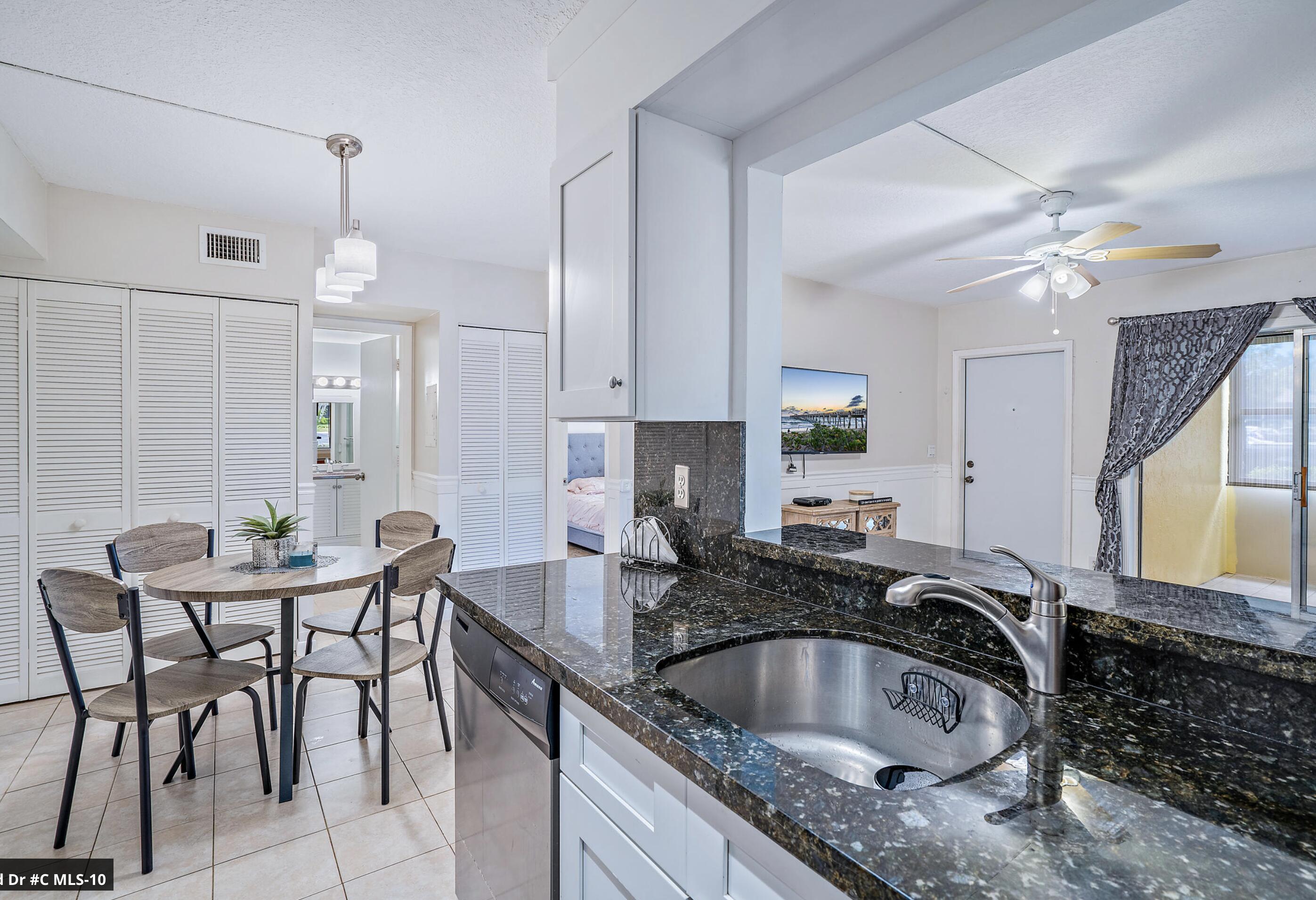 CHASEWOOD OF JUPITER CONDO - Residential Lease