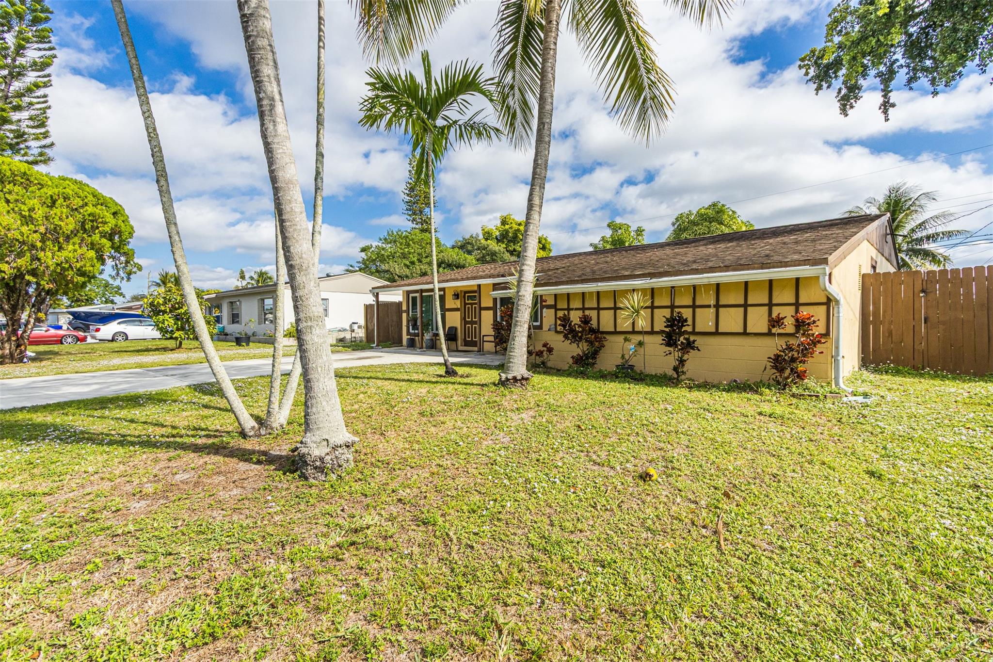 Broadview Country Club Es - Residential