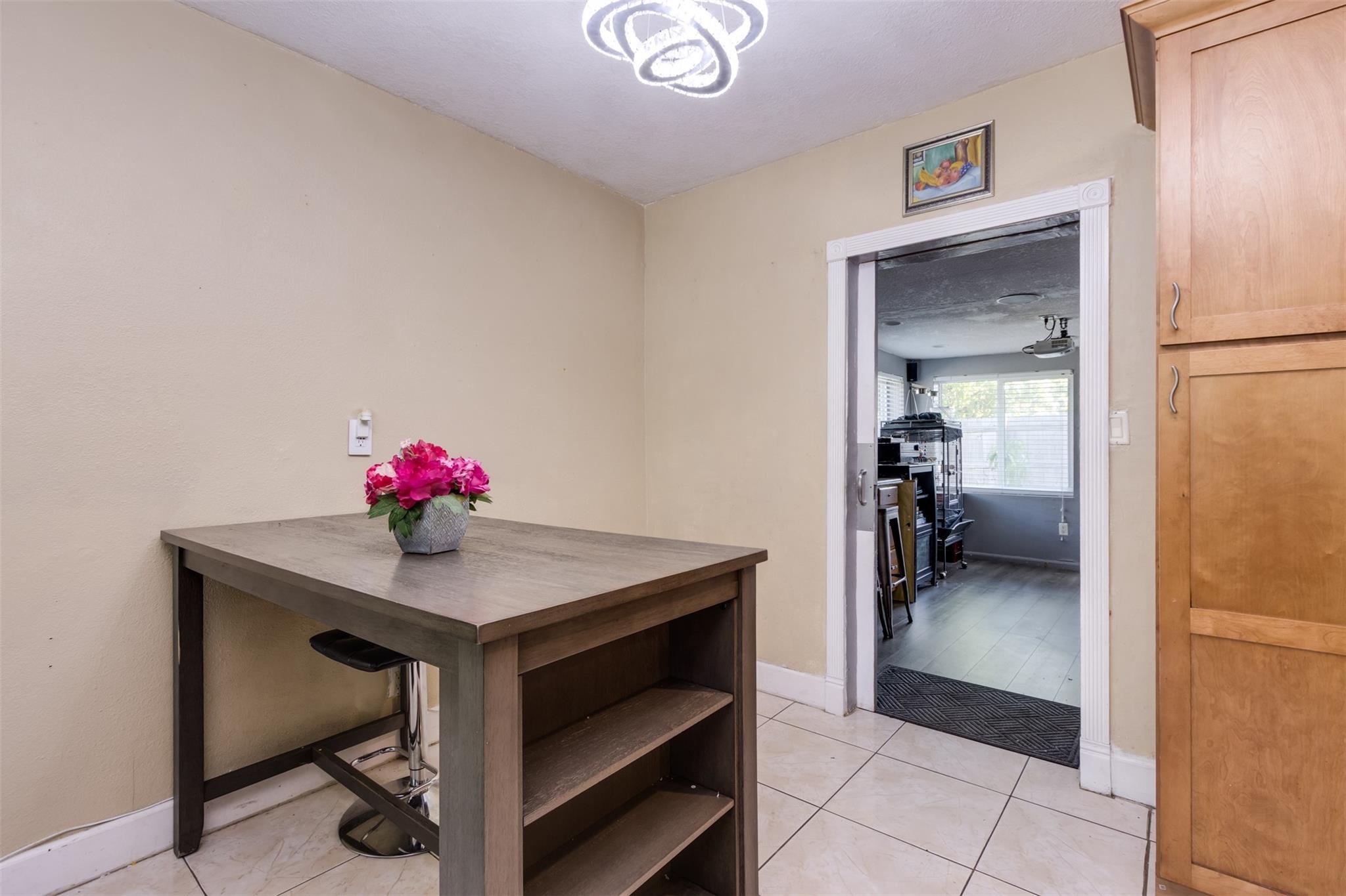 Broadview Country Club Es - Residential