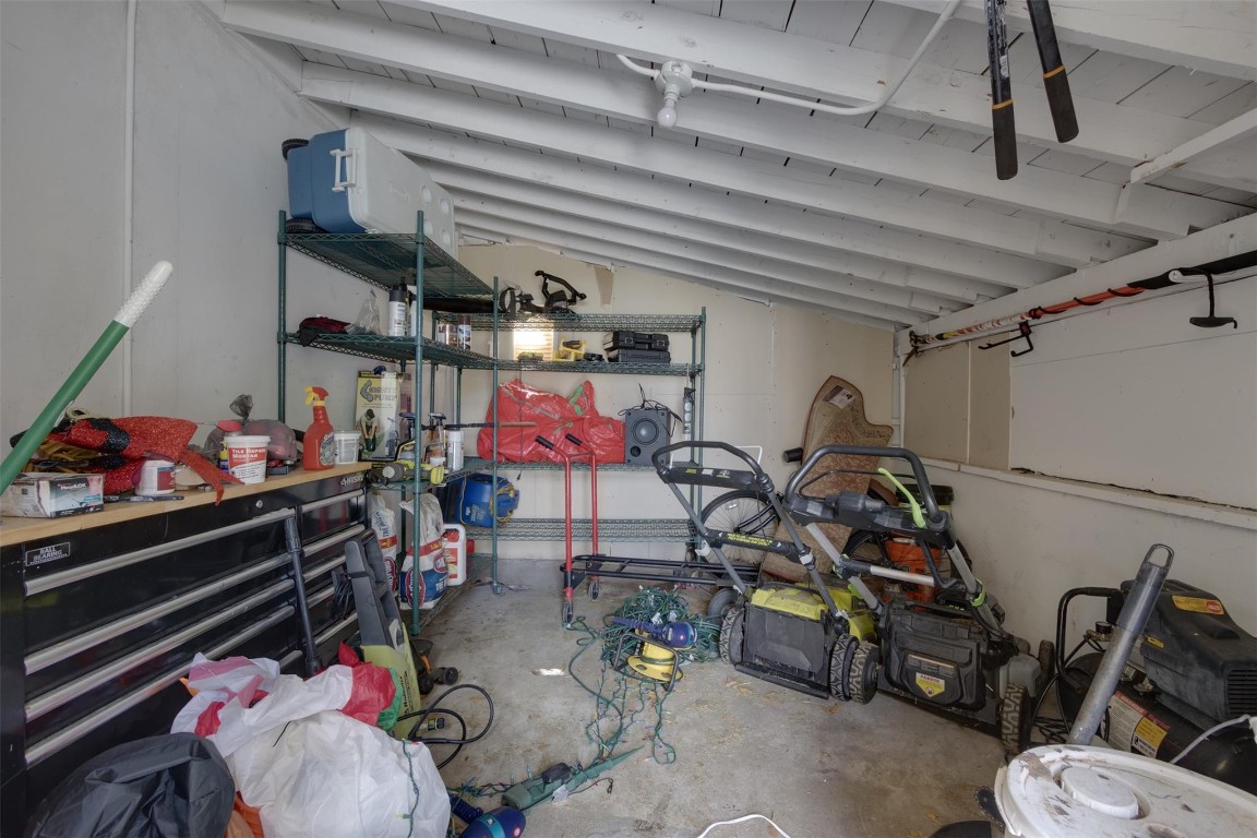 Broadview Country Club Es - Residential