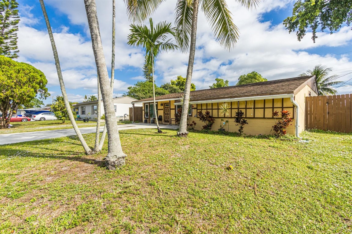 Broadview Country Club Es - Residential