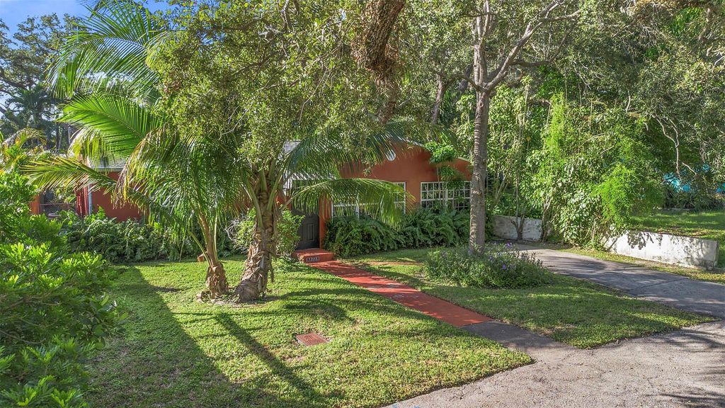 Photo of 1208 SW 18th Court, Fort Lauderdale, FL 33315 (MLS # F10468822)