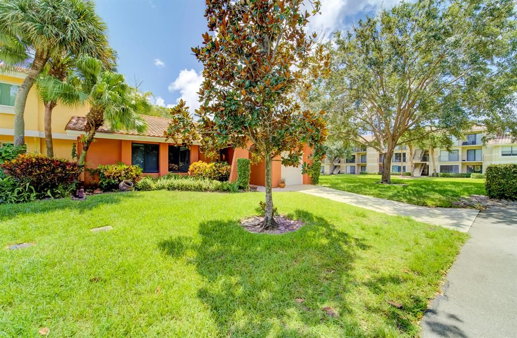 Photo of 20998 Estada Lane Ln, Boca Raton, FL 33433 (MLS # R10819591)