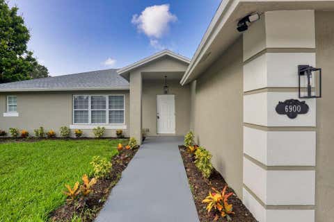 Photo of 6900 2nd St, Jupiter, FL 33458 (MLS # B26051036)