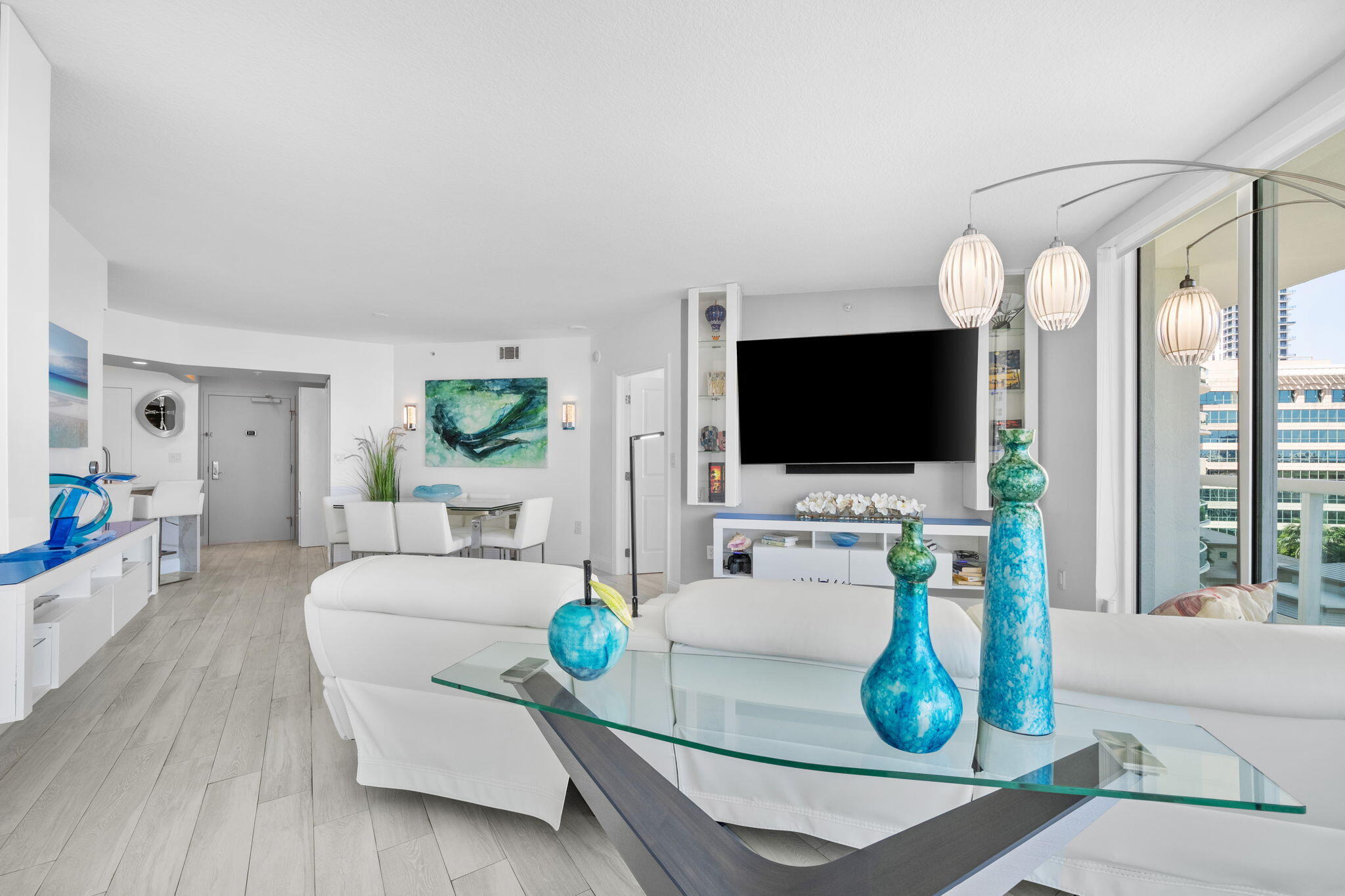 347 N New River Drive E 1403, Fort Lauderdale, FL, 33301/$939,900 2 347 N New River Drive E 1403