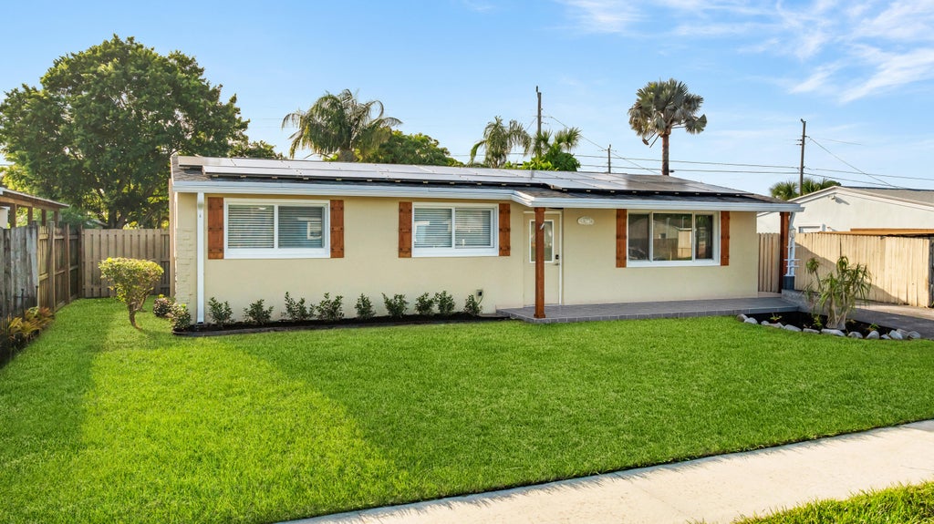 Photo of 9379 KEATING Drive, Palm Beach Gardens, FL 33410 (MLS # B26080820)