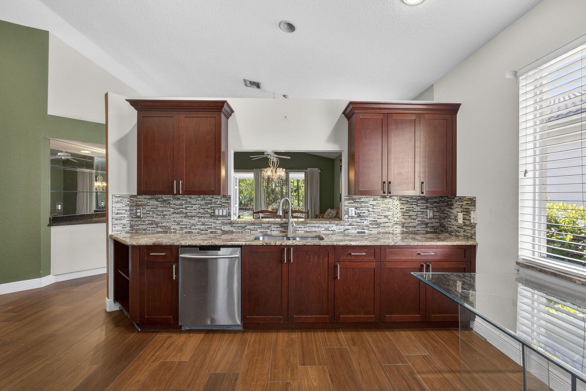 BAYWINDS/PELICAN - Residential