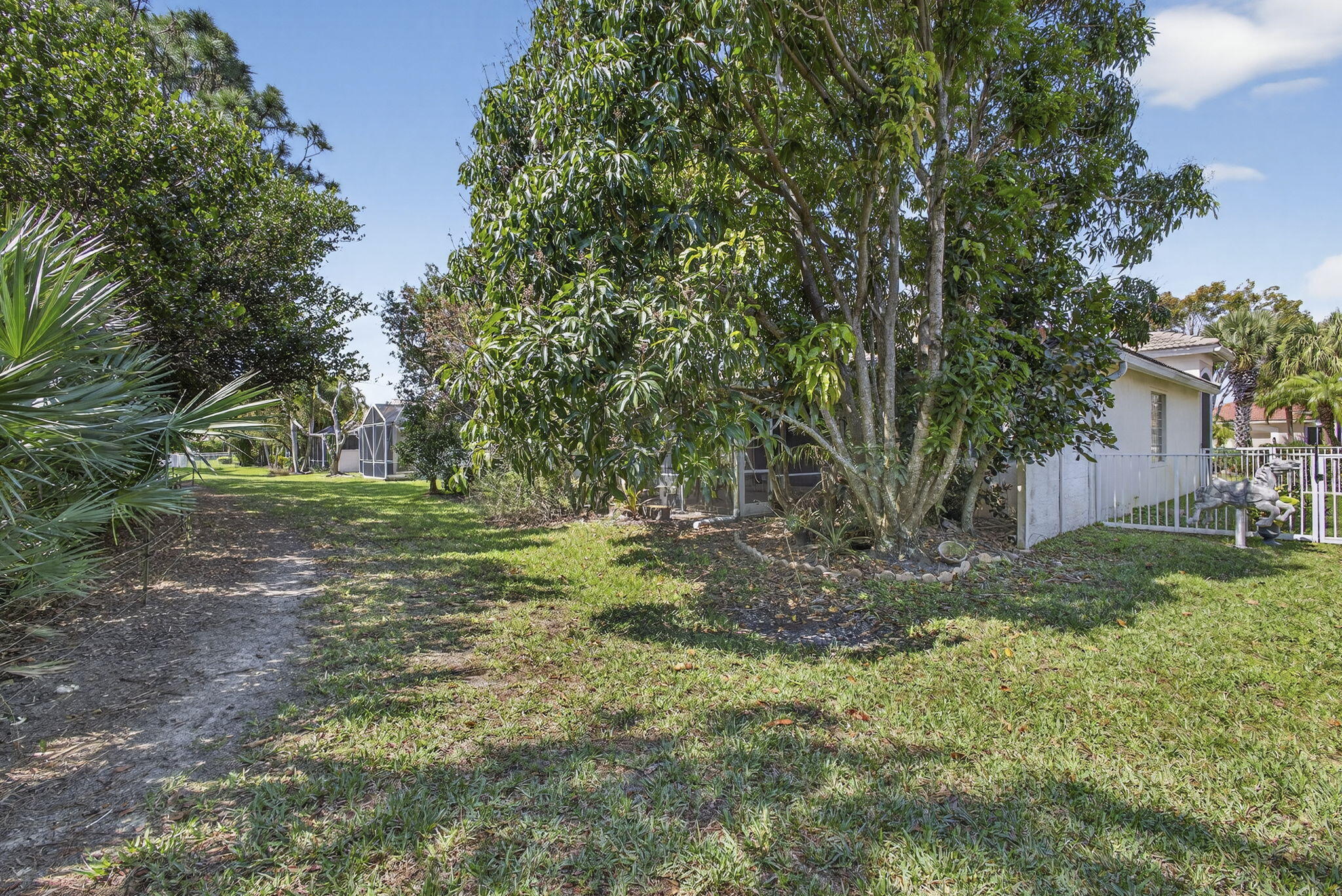 BAYWINDS/PELICAN - Residential