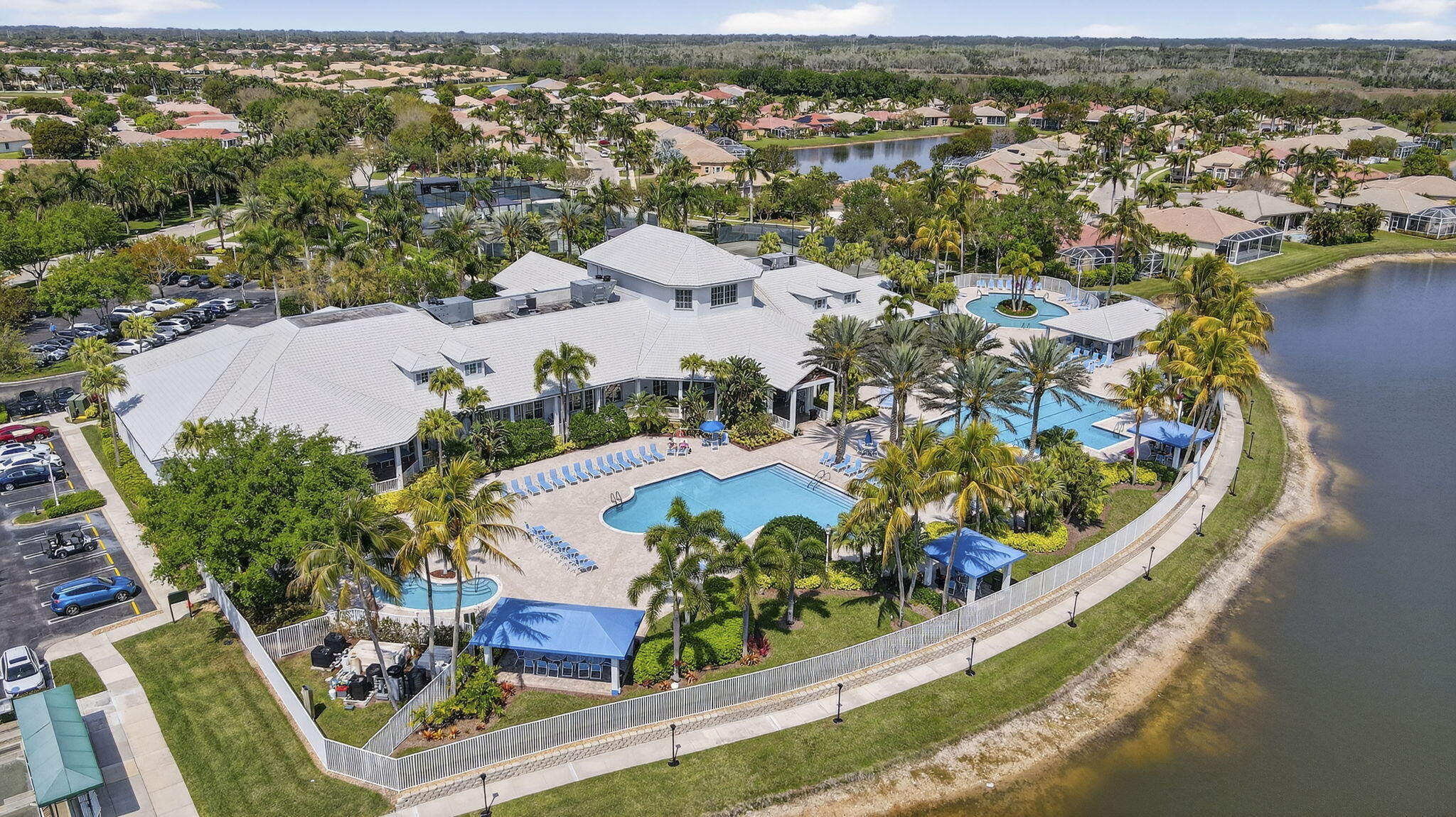 BAYWINDS/PELICAN - Residential