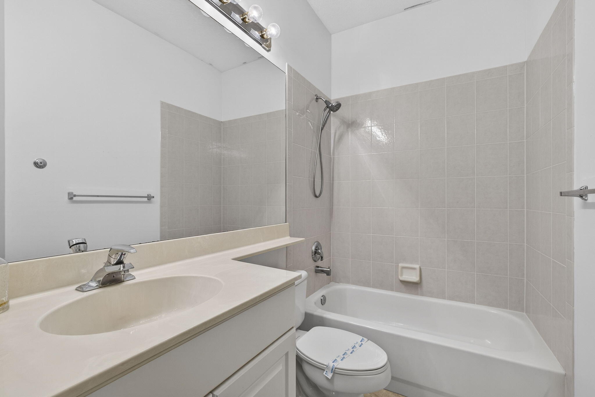 BAYWINDS/PELICAN - Residential