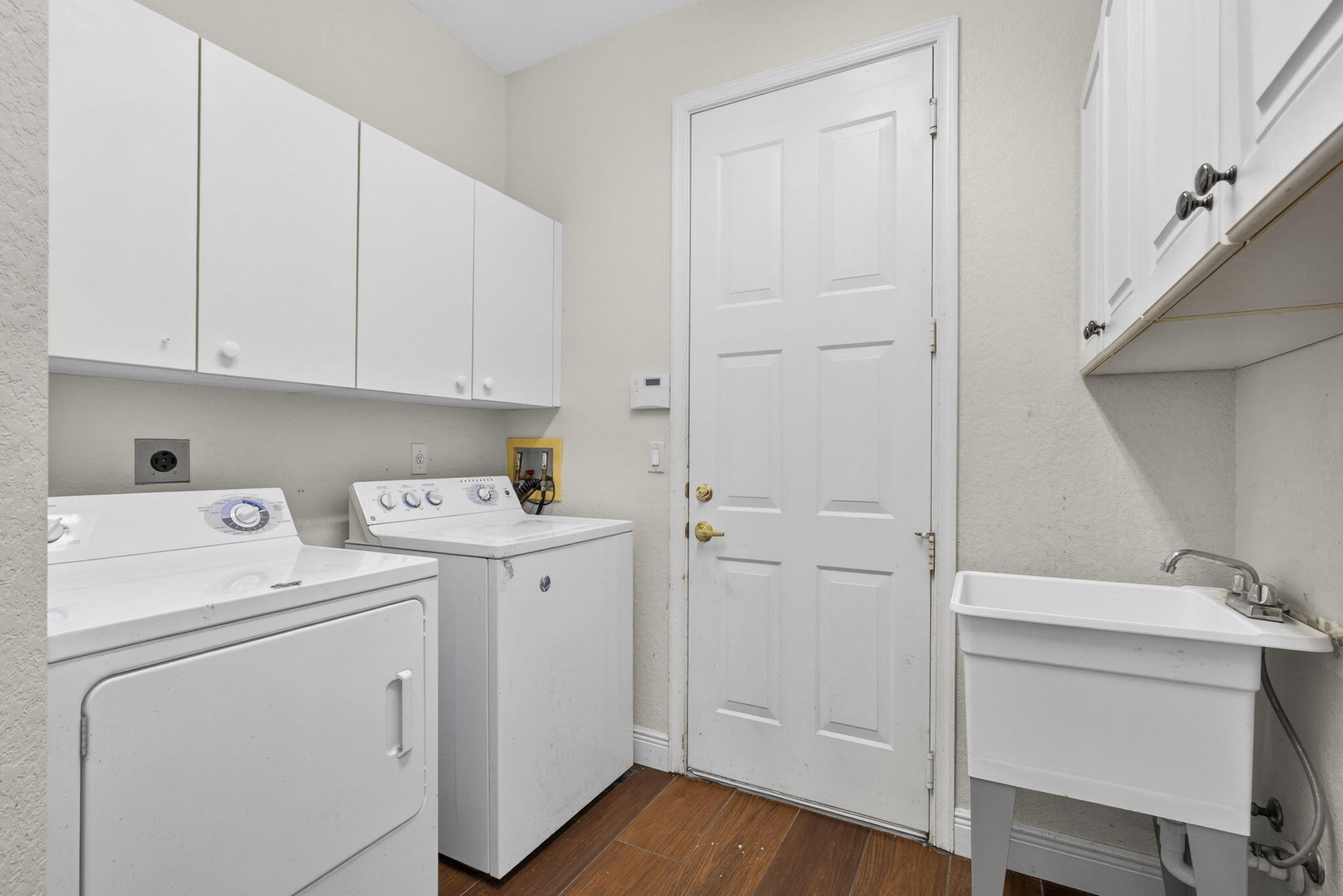 BAYWINDS/PELICAN - Residential