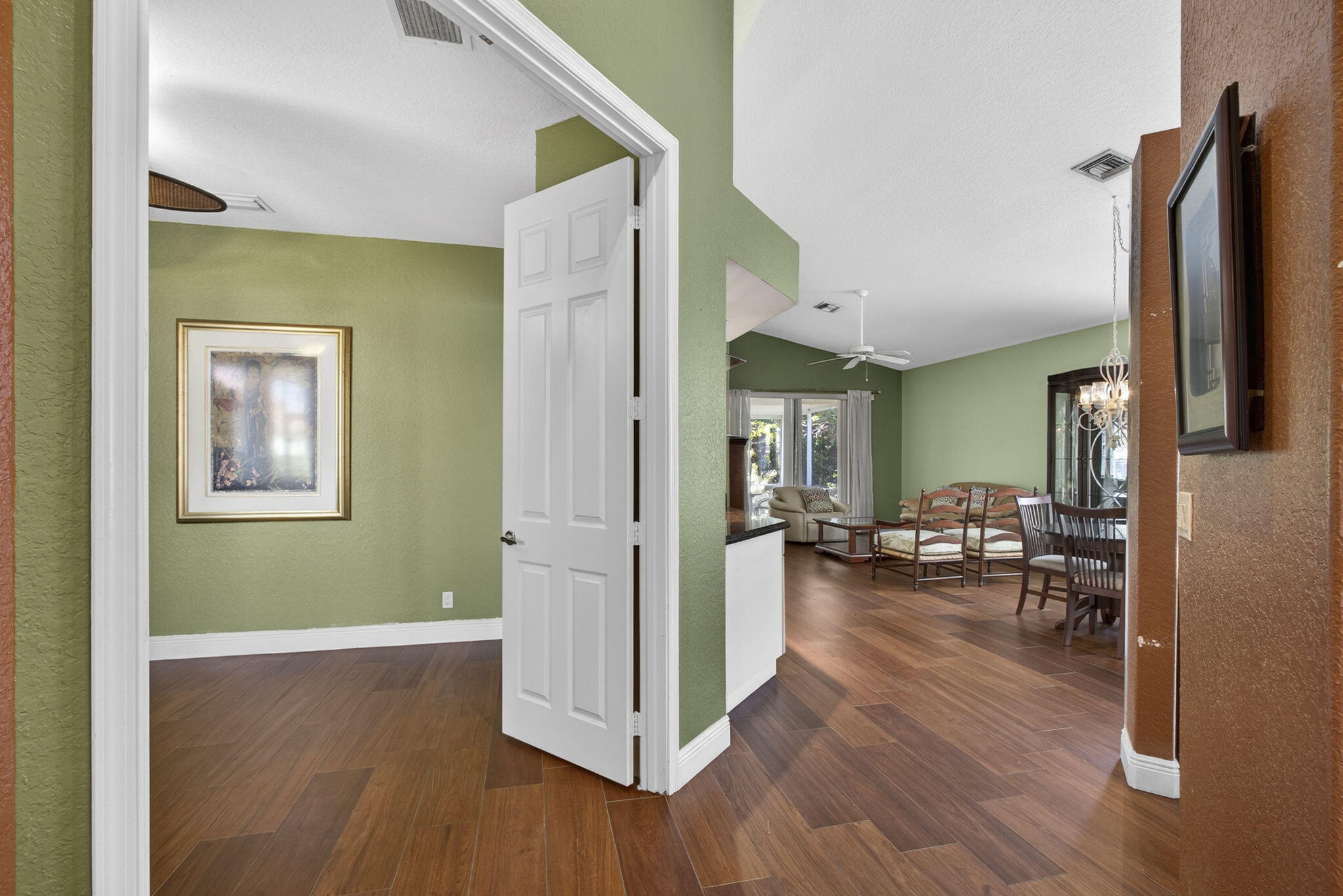 BAYWINDS/PELICAN - Residential