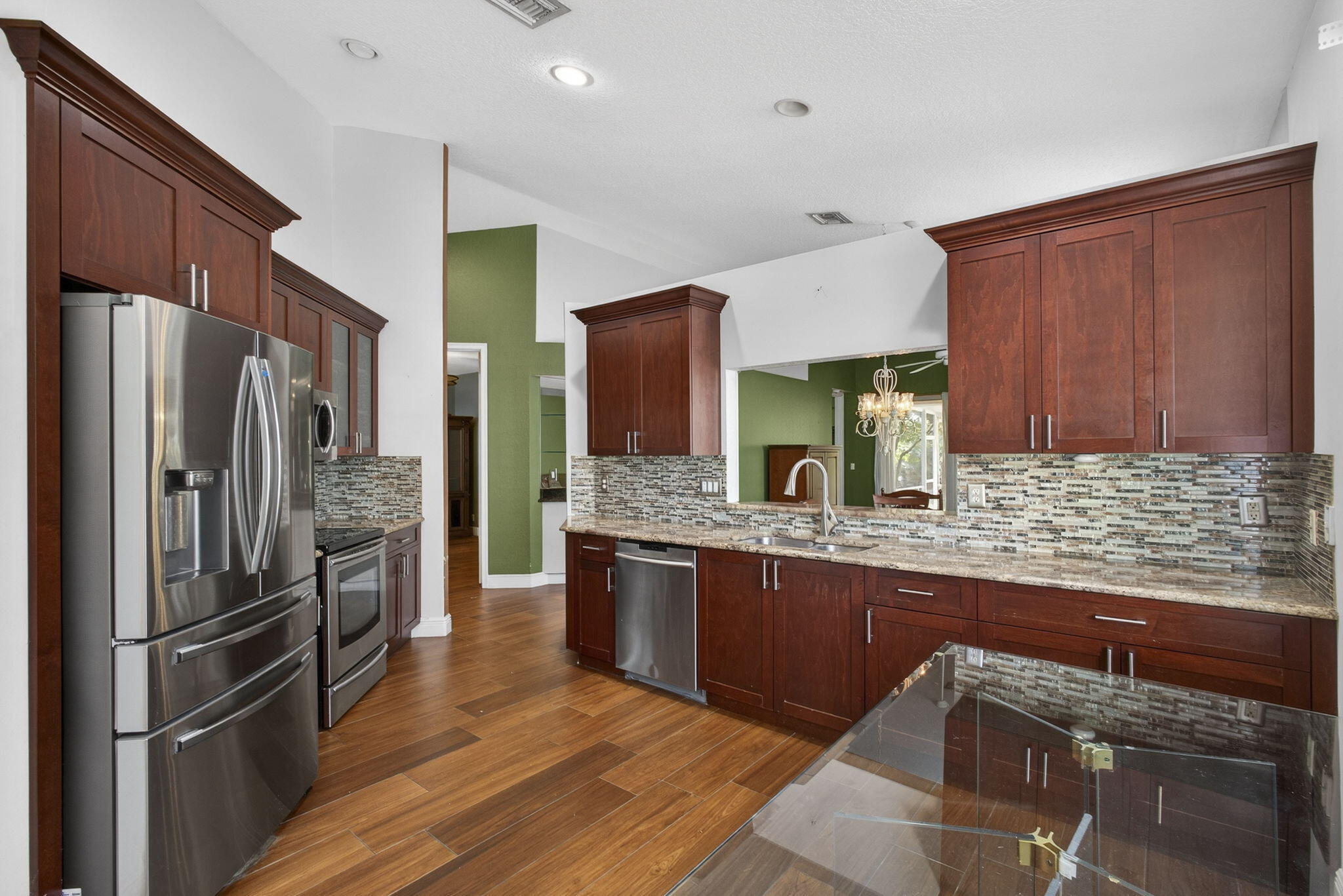 BAYWINDS/PELICAN - Residential