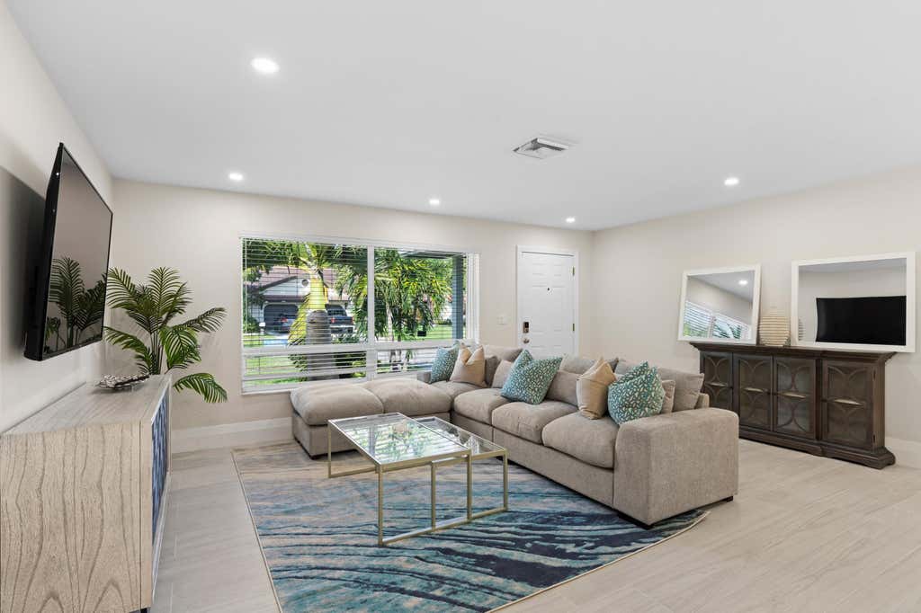 Photo of 440 NE 38th Street, Boca Raton, FL 33431 (MLS # R11158895)