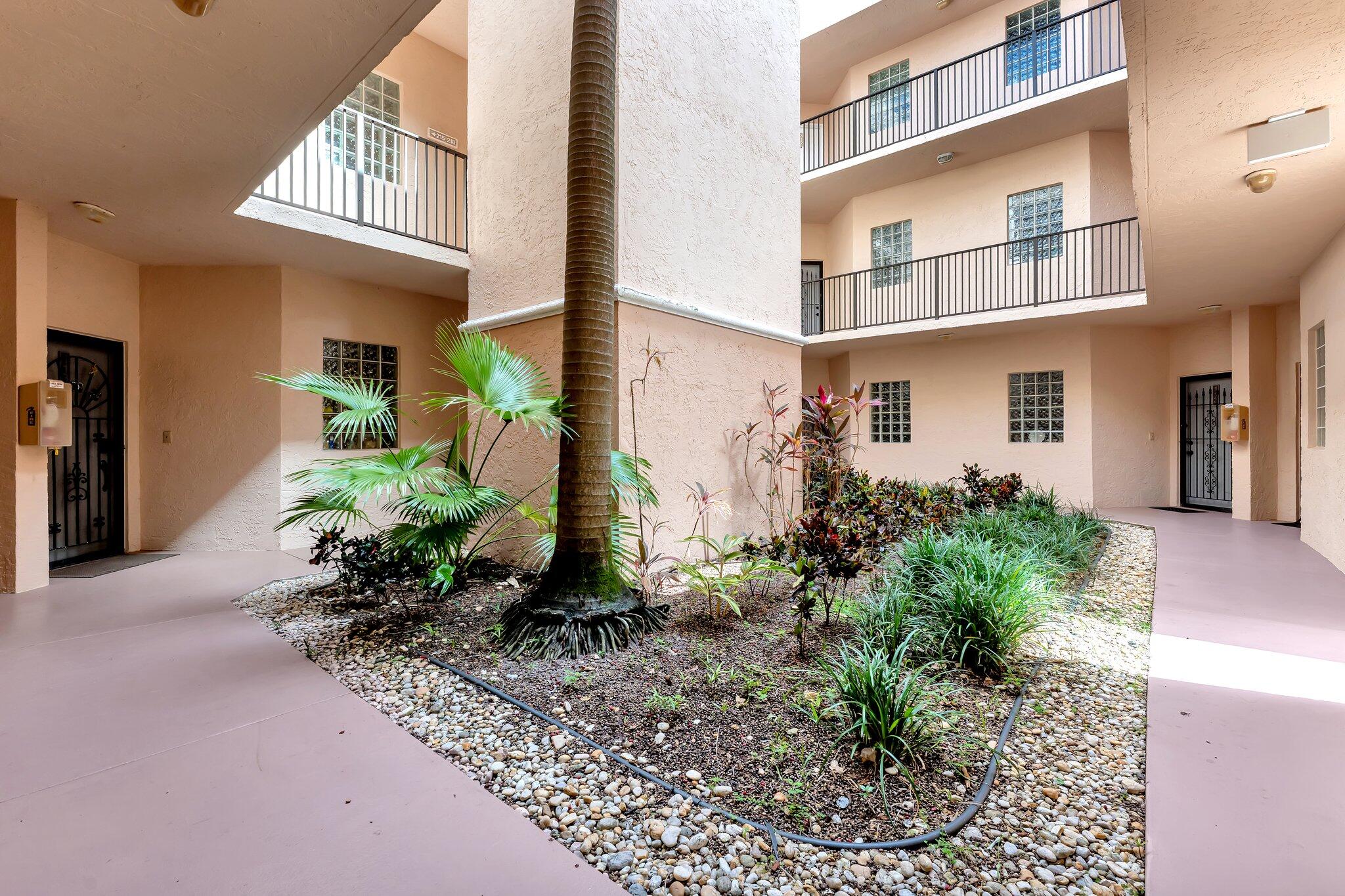 4101 Coral Tree Circle 116