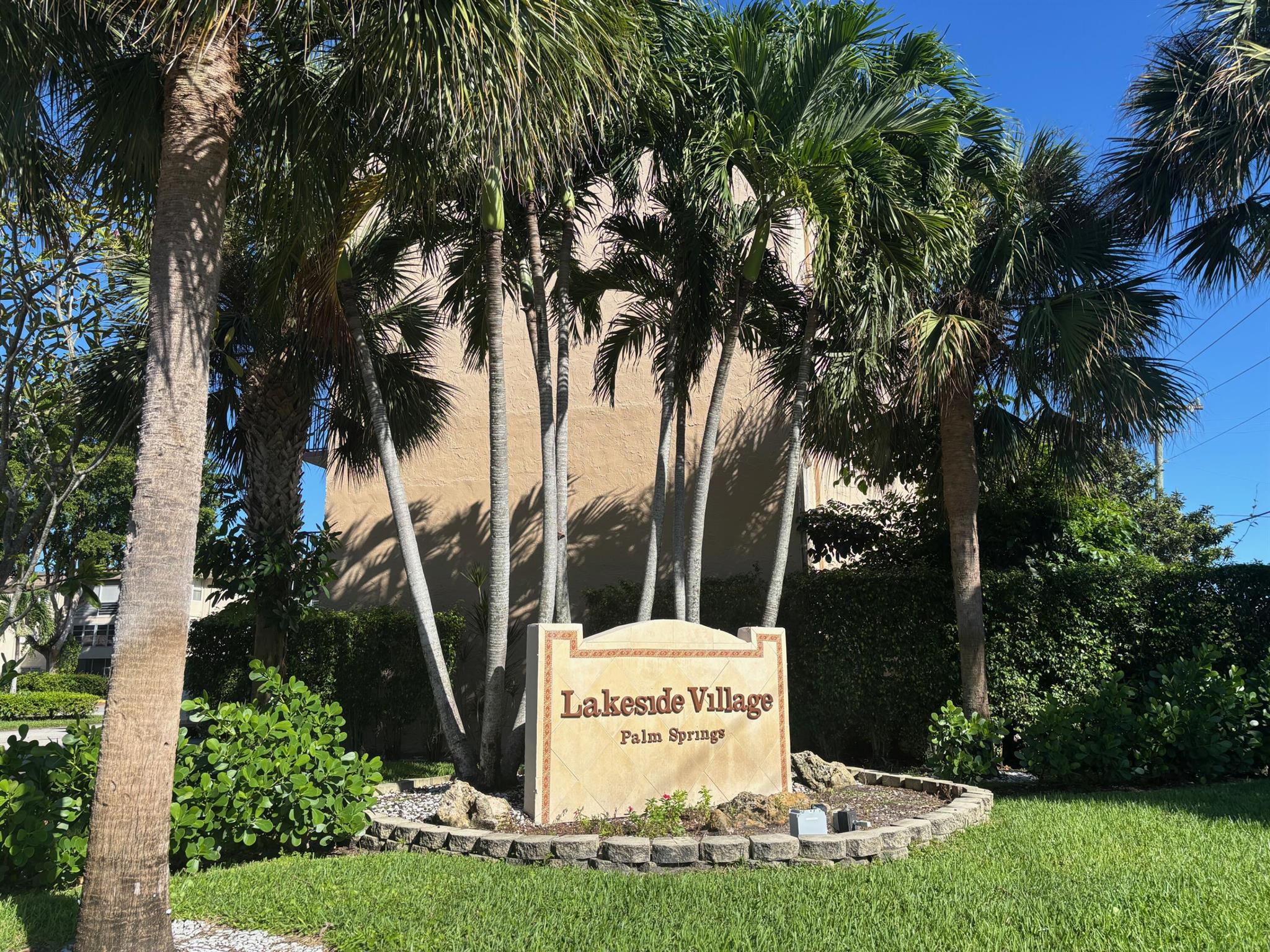 55+ ACTIVE COMMUNITY. Bright and clean unit with updated kitchen and bathrooms, nice screened balcony, and canal view. Ready to move in and enjoy the Floridian life style at its best.