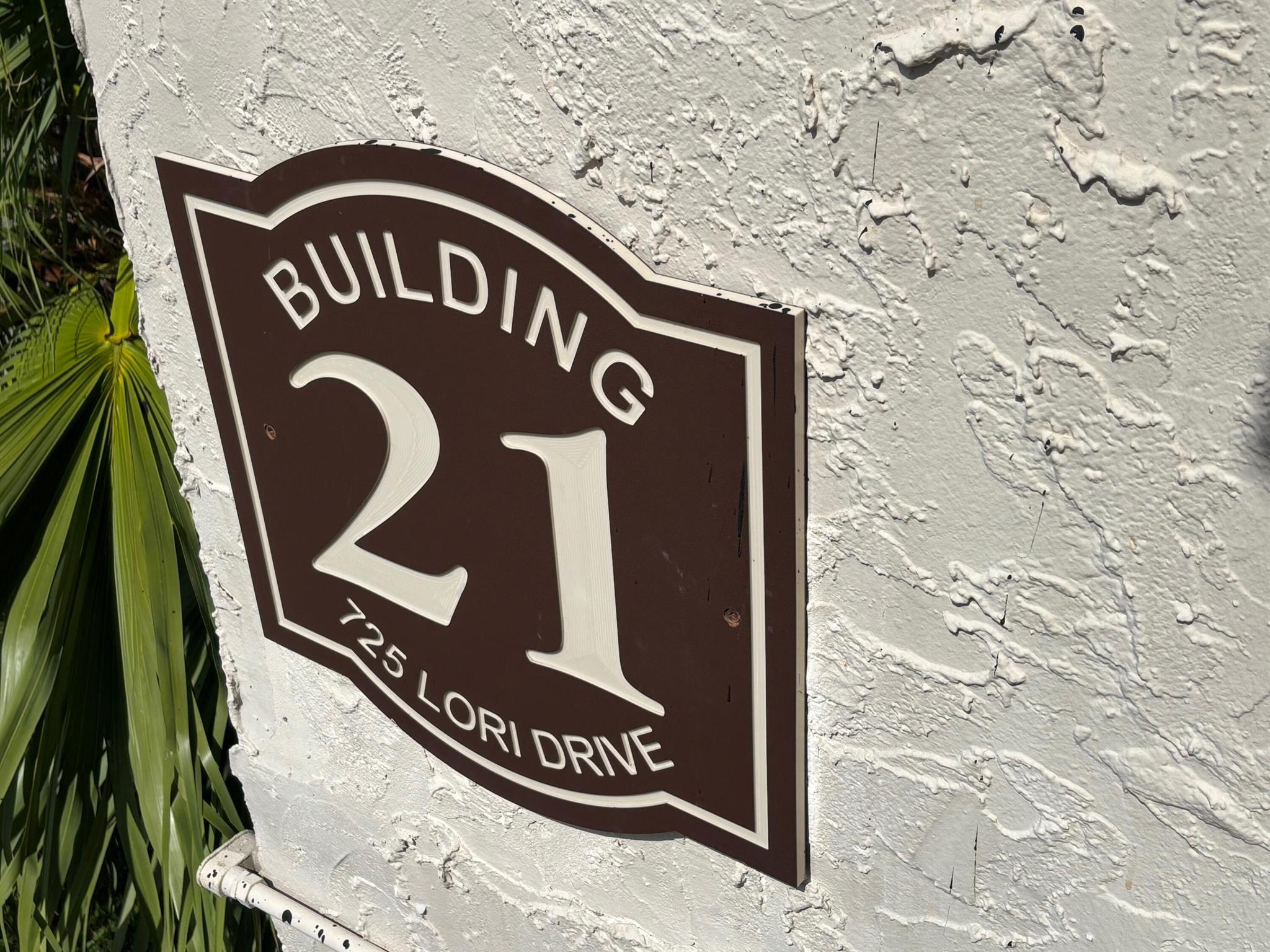 LAKESIDE VILLAGE - Residential Lease