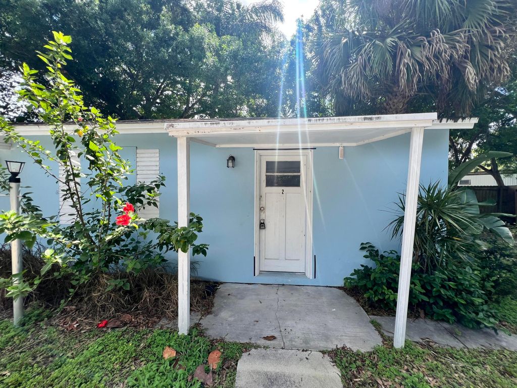 Photo of 3261 S Us Highway 1 #1, Fort Pierce, FL 34982 (MLS # R11166921)