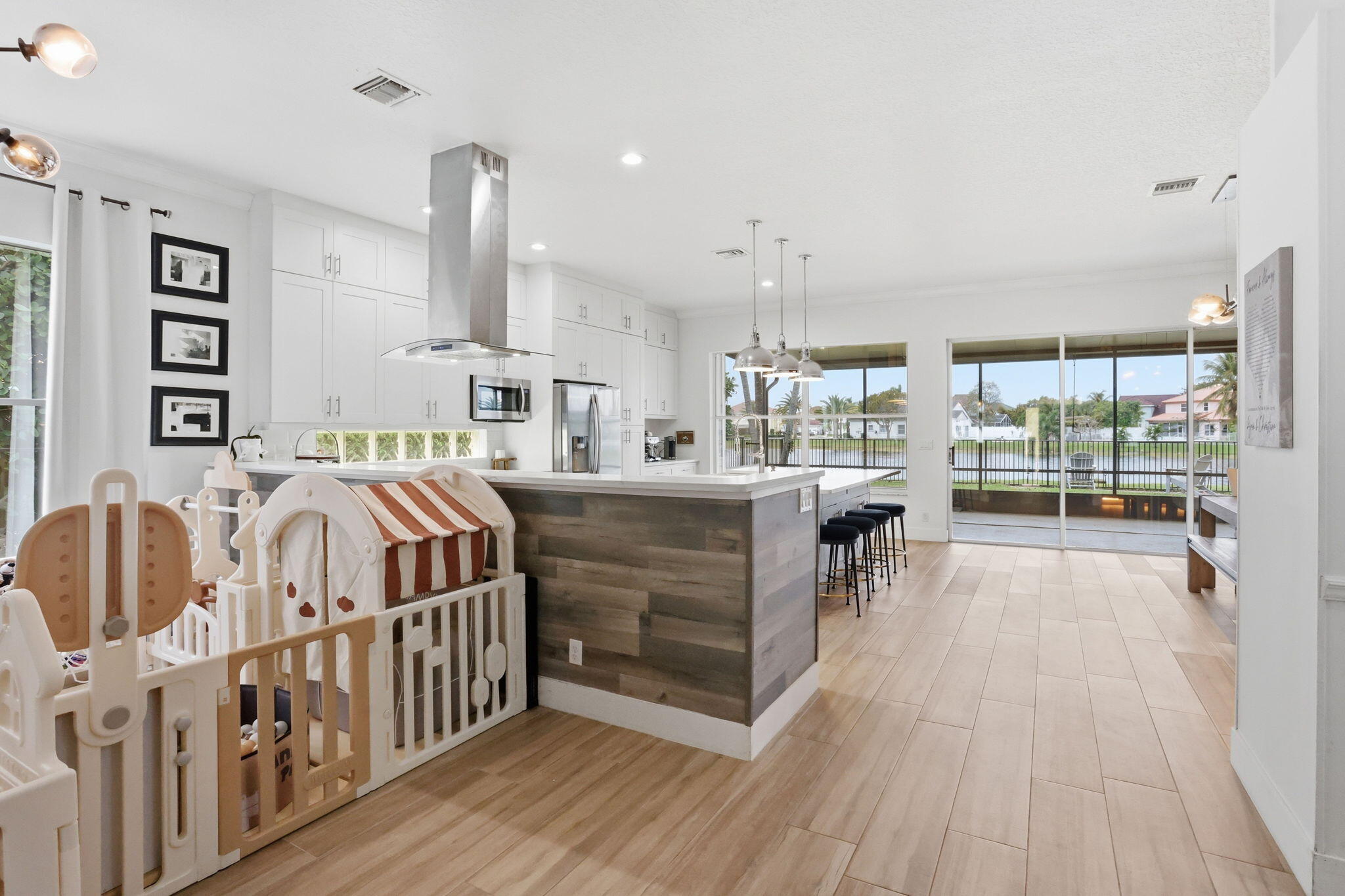 LAKE CHARLESTON - Residential