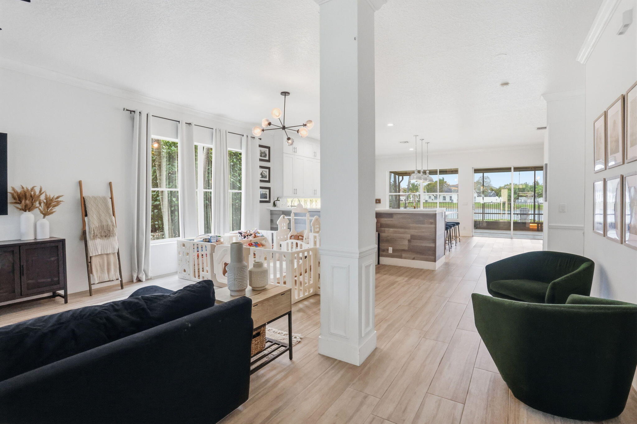 LAKE CHARLESTON - Residential