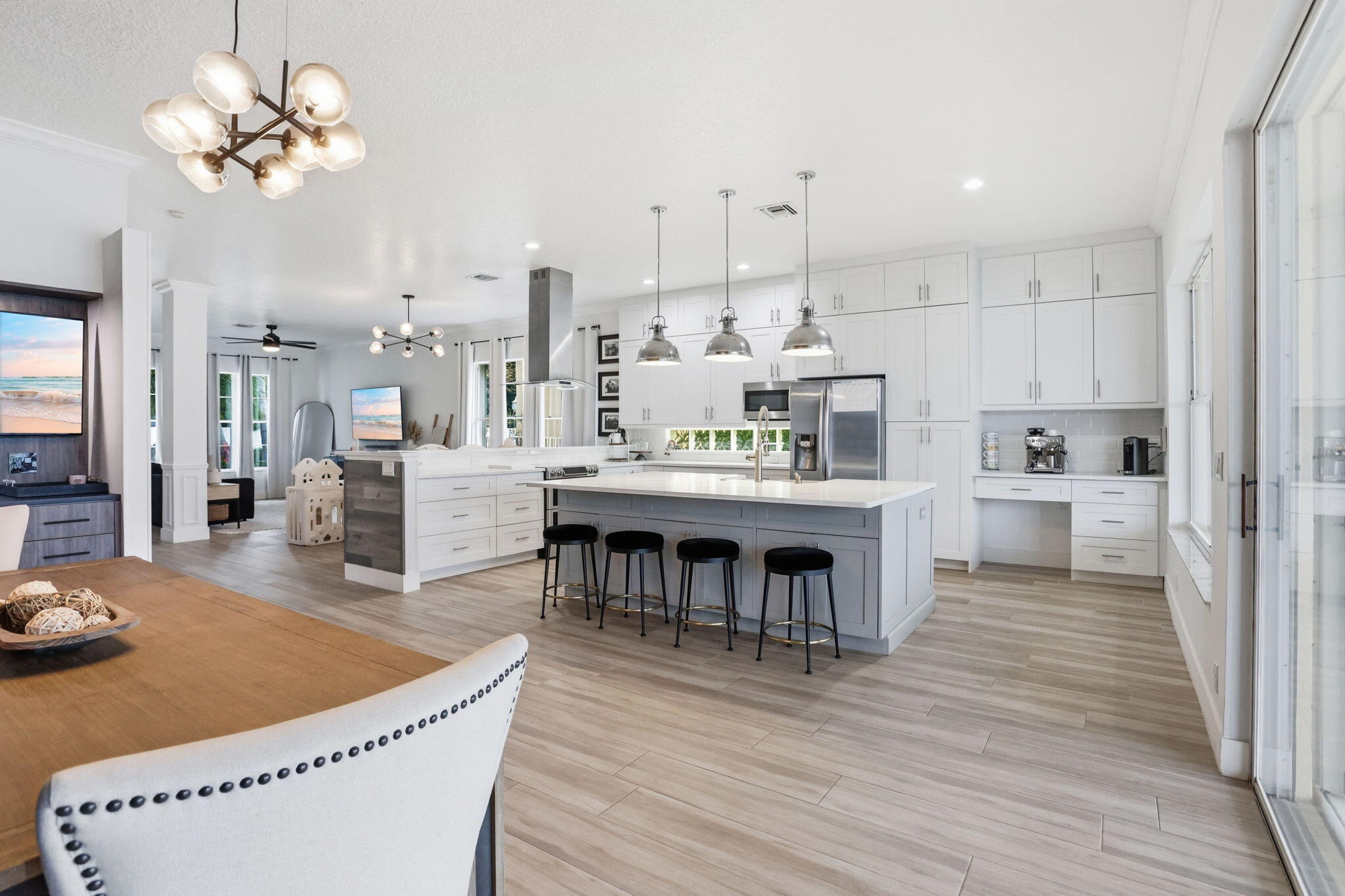 LAKE CHARLESTON - Residential