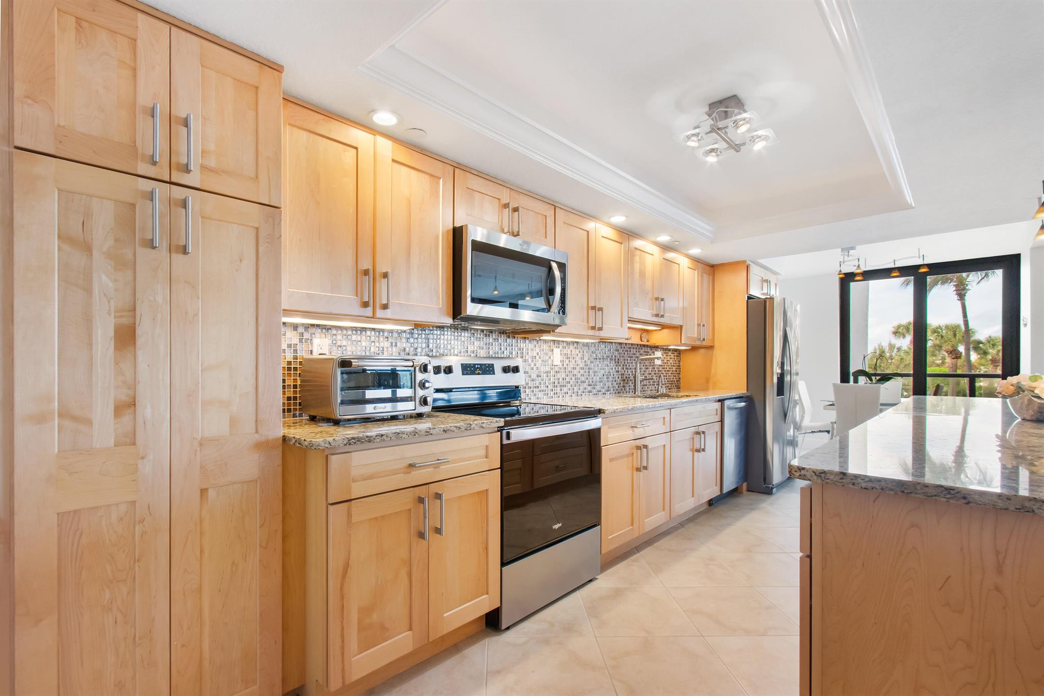 HALCYON OF PALM BEACH - Residential