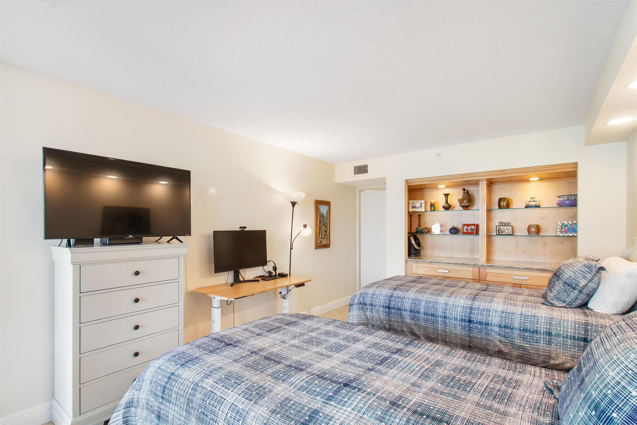 HALCYON OF PALM BEACH - Residential