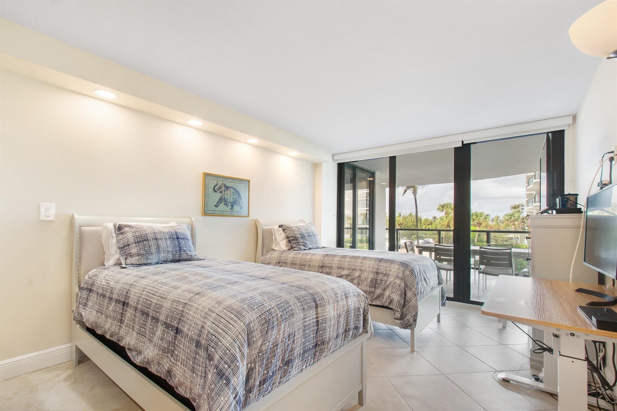 HALCYON OF PALM BEACH - Residential