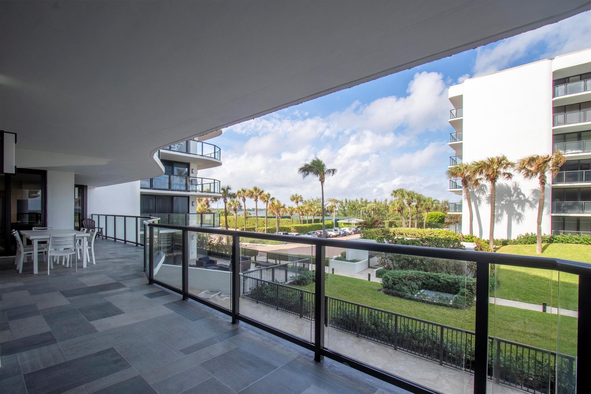 HALCYON OF PALM BEACH - Residential