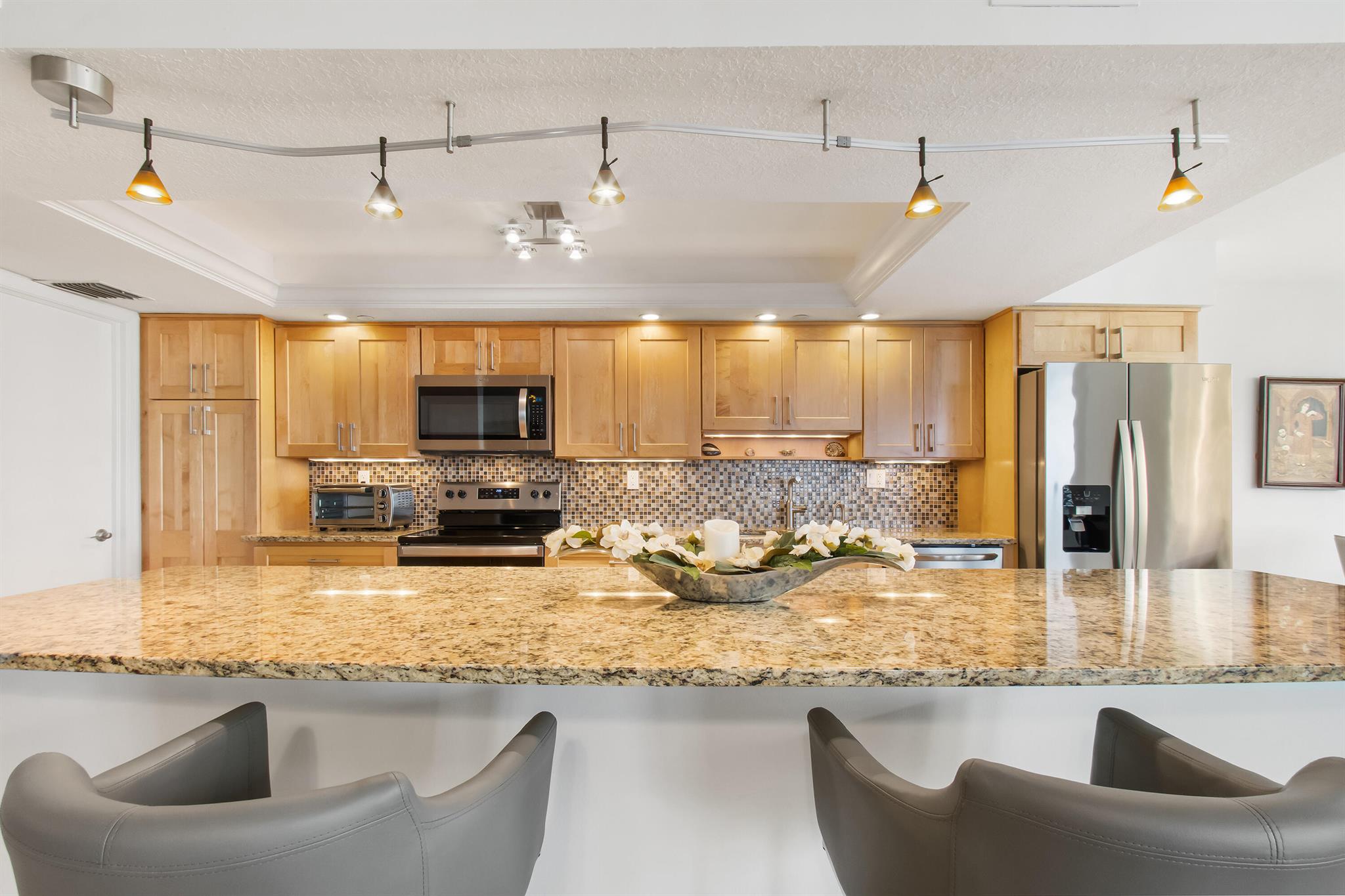 HALCYON OF PALM BEACH - Residential