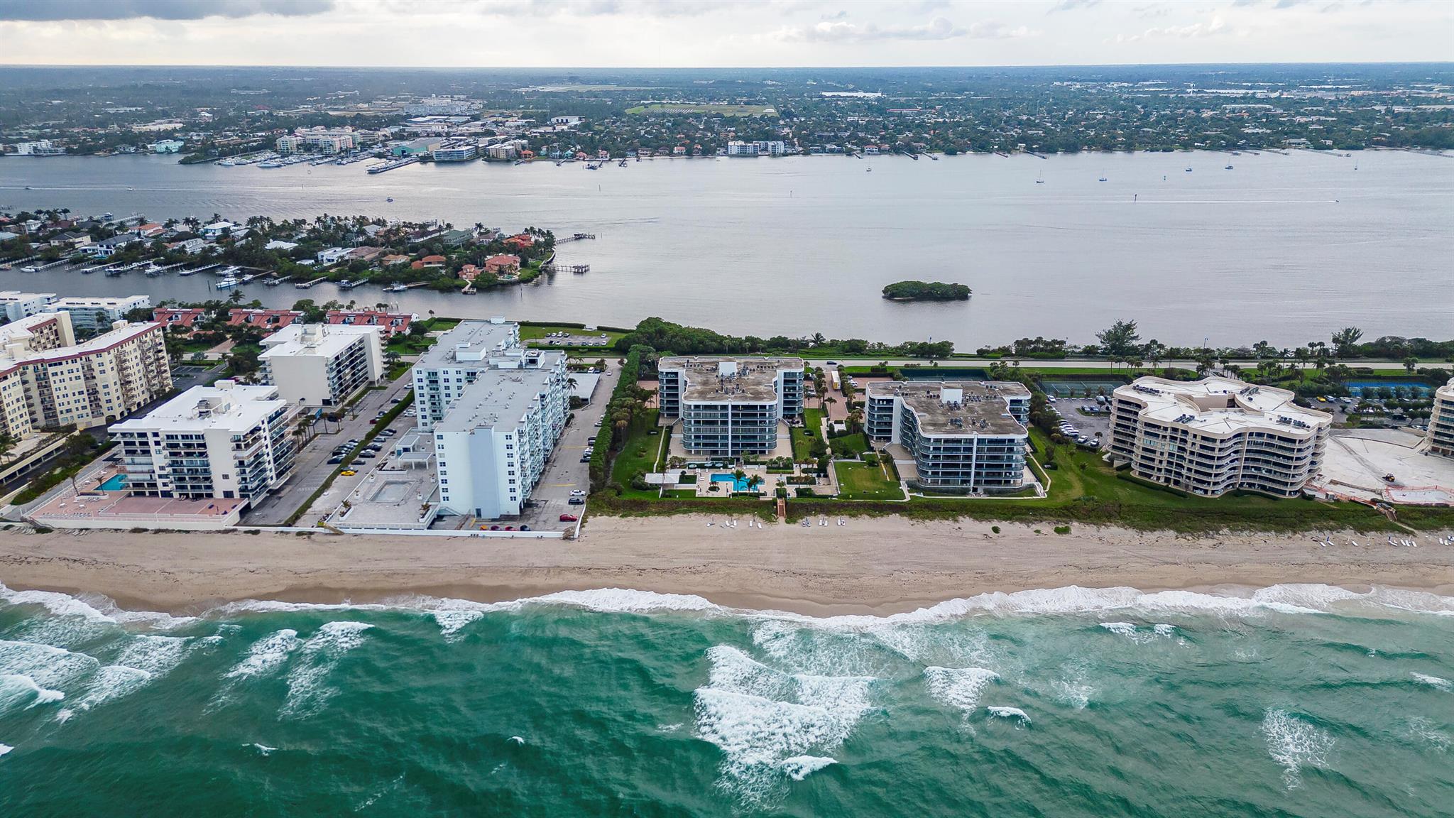 HALCYON OF PALM BEACH - Residential