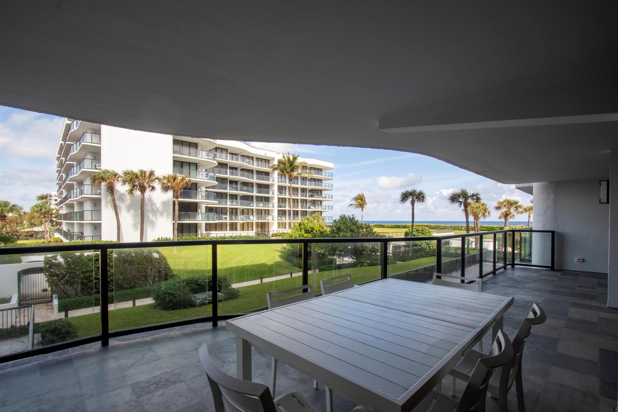 HALCYON OF PALM BEACH - Residential