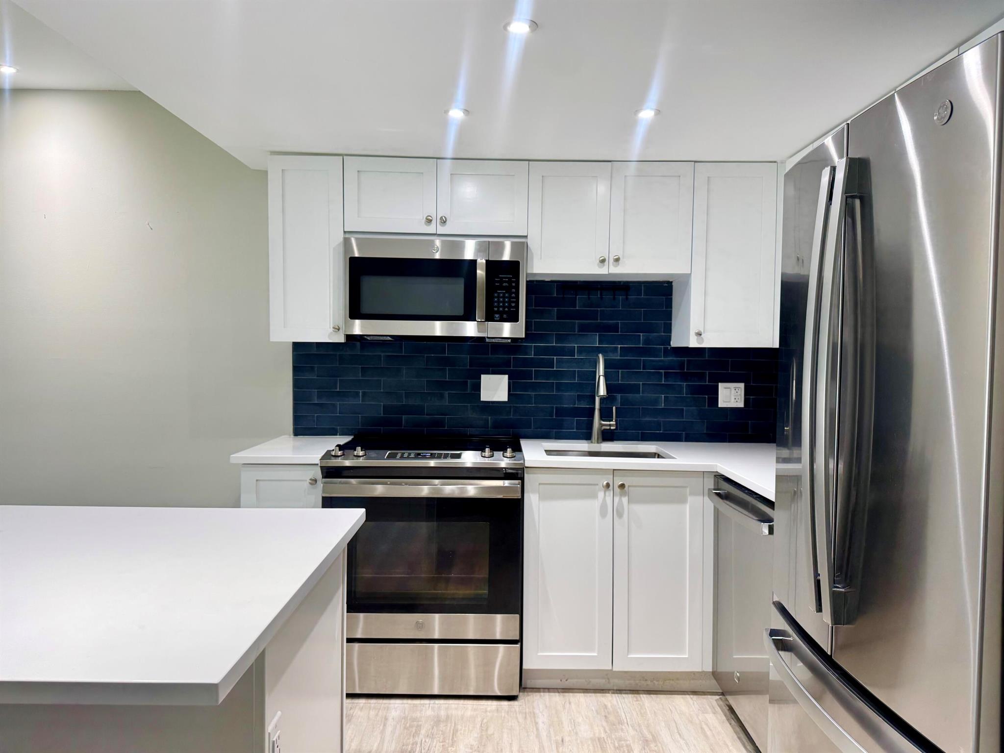 RIVER KEY CONDO - Residential