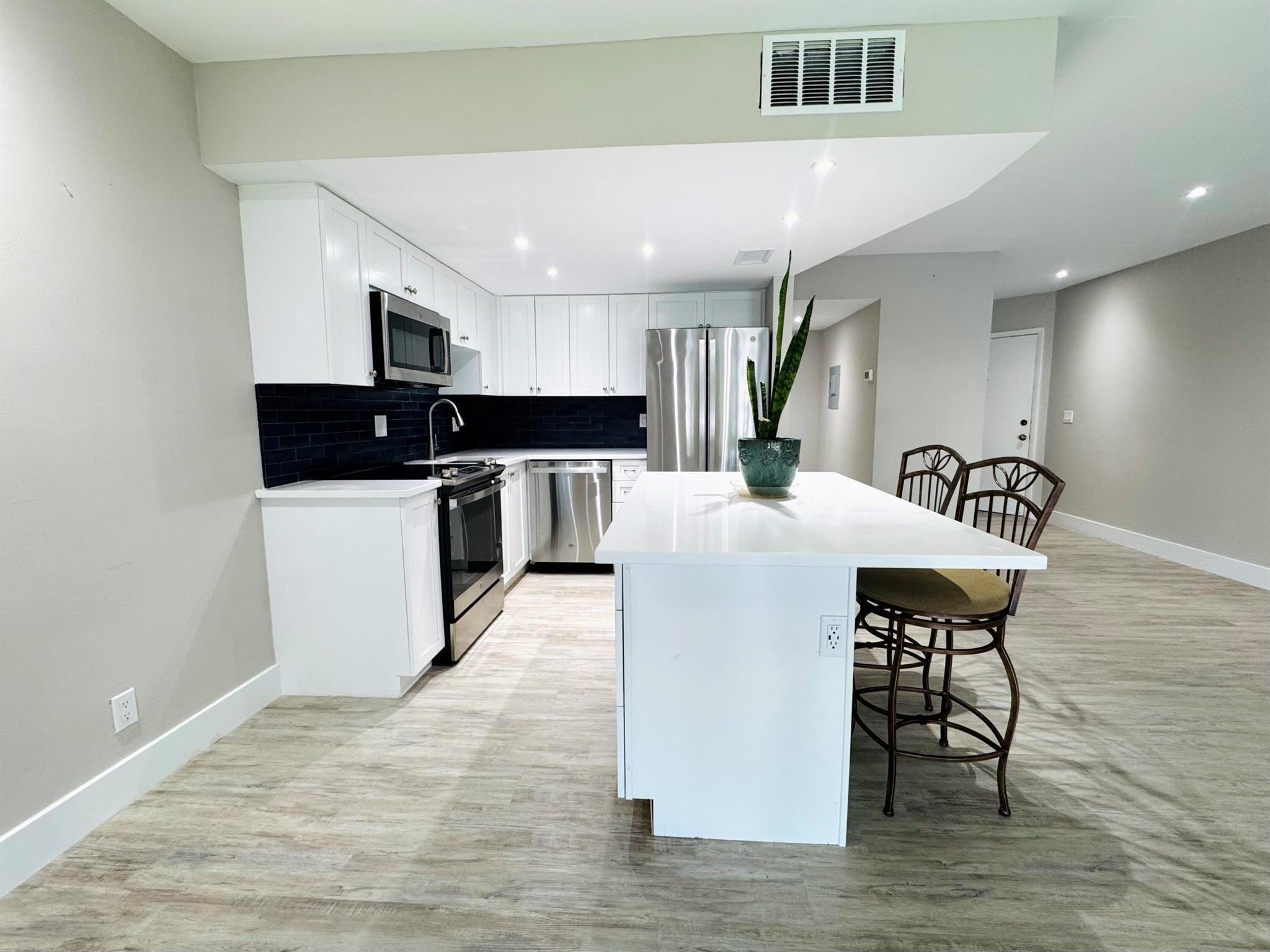 RIVER KEY CONDO - Residential