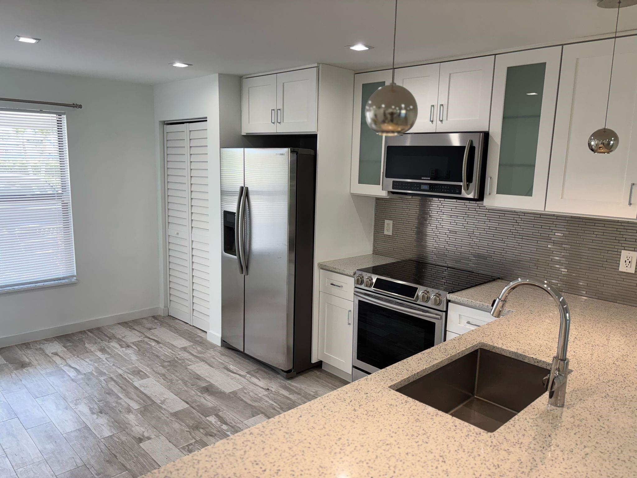 1629 Riverview Rd 120