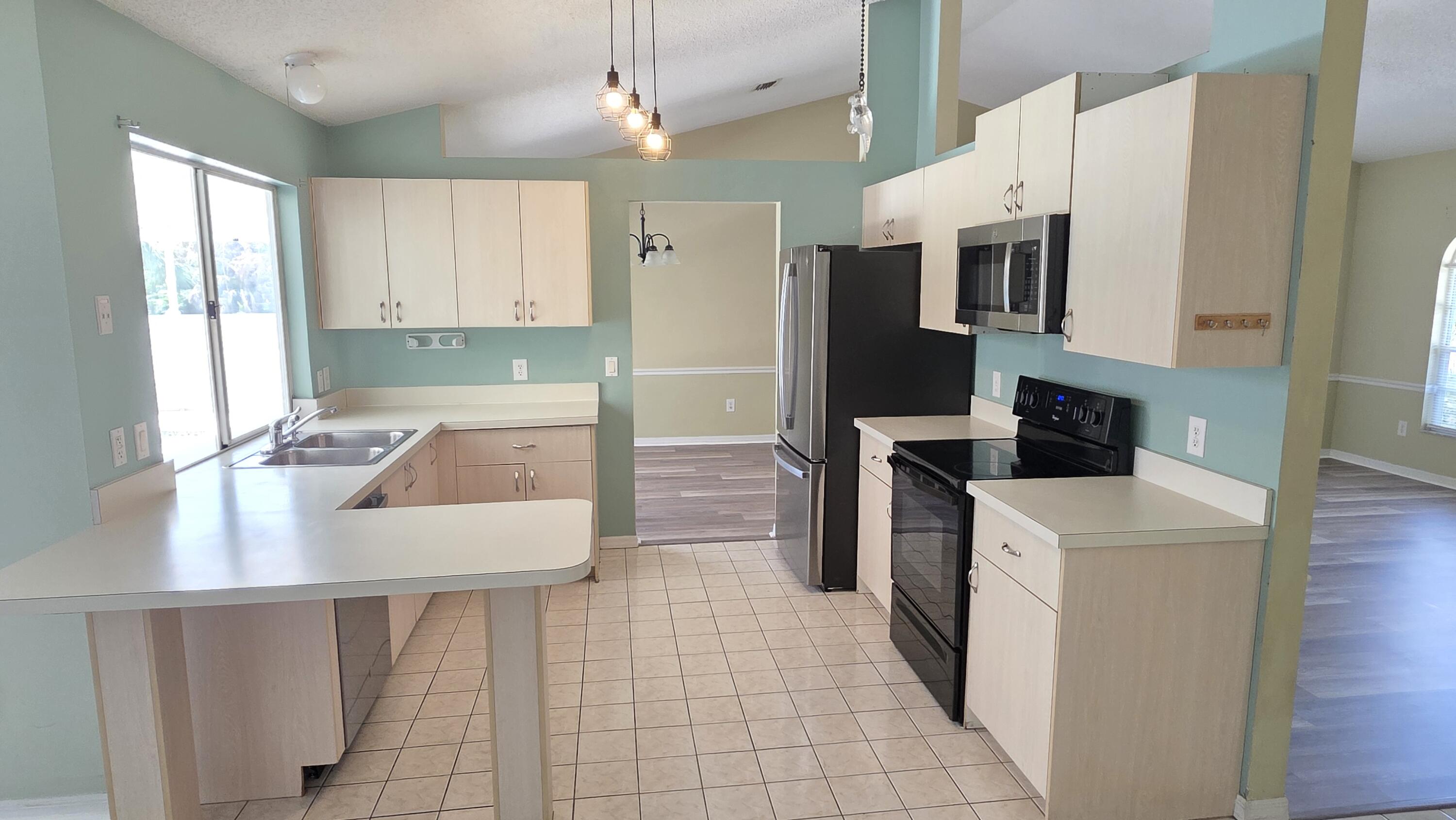 PORT ST LUCIE SECTION 39 - Residential Lease