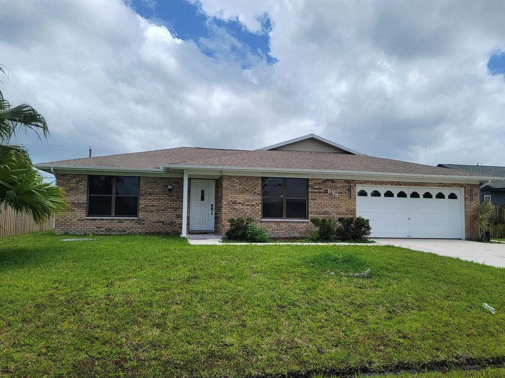 Photo of 698 SE Thanksgiving Avenue, Port St Lucie, FL 34984 (MLS # R10894971)