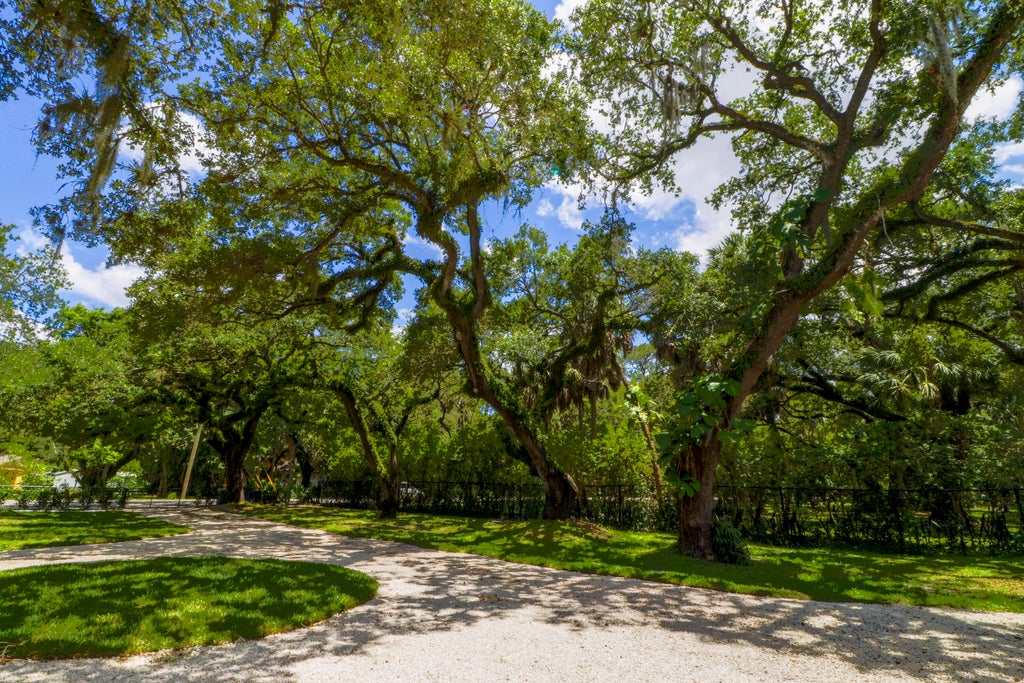 Photo of 2101 Riverland Road, Fort Lauderdale, FL 33312 (MLS # B26080667)