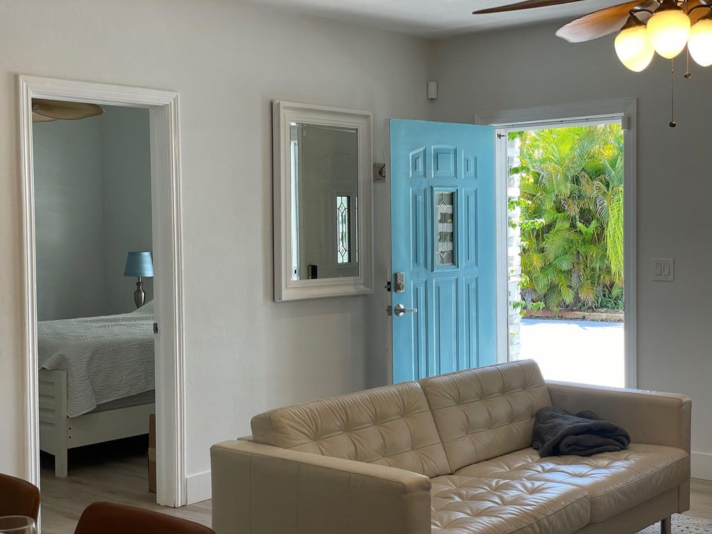 Photo of 220 N 9th Ave Avenue N, Lake Worth Beach, FL 33460 (MLS # B26012089)